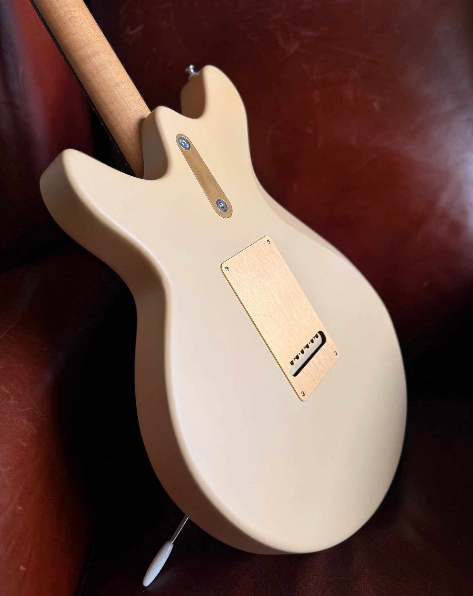 Eastman Fullertone DC62 Desert Sand (Price inc. Custom Pro Setup Package) - Richards Guitars Of Stratford Upon Avon