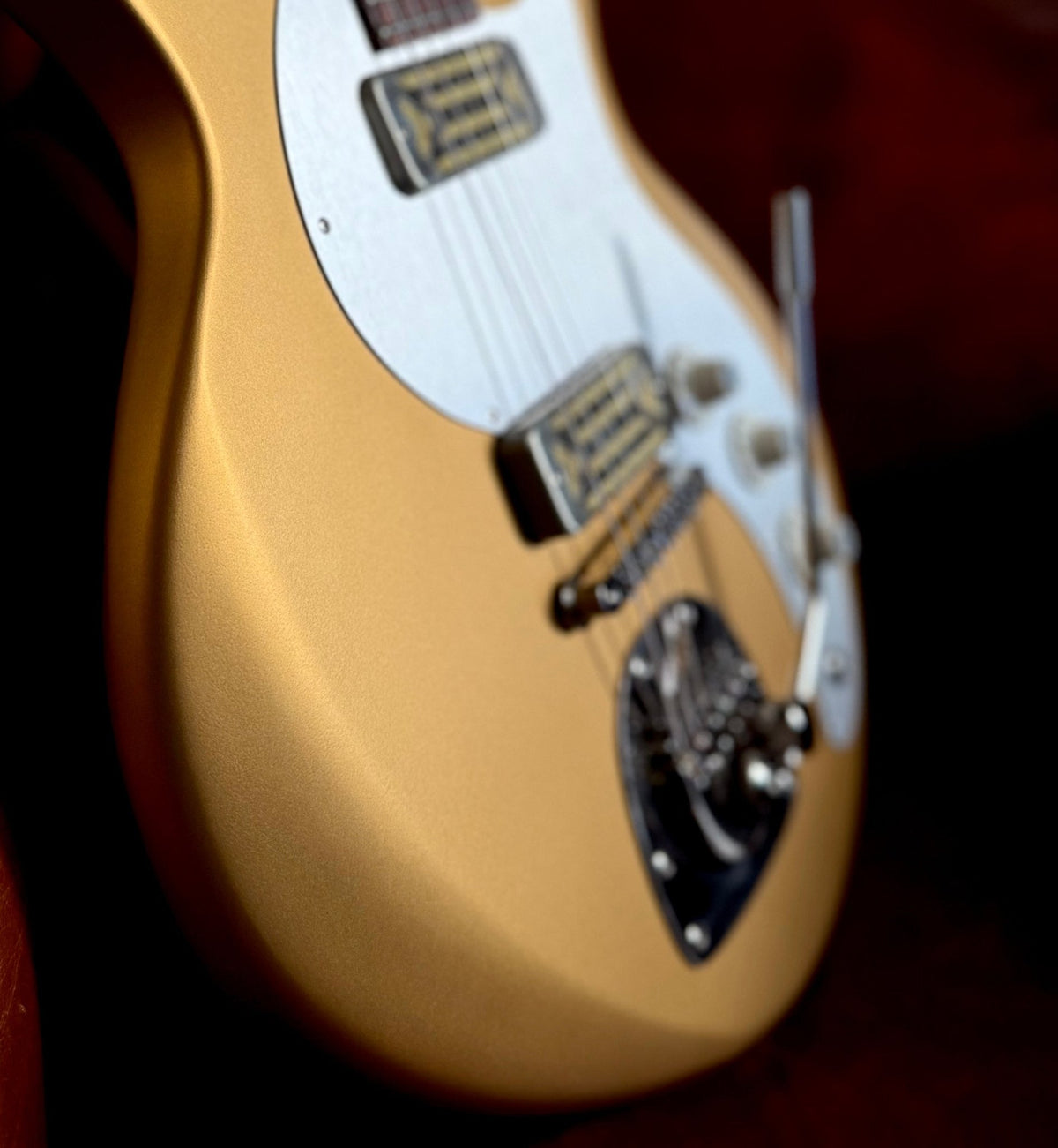 Eastman Fullertone Offset '62 Gold (Price inc. Custom Pro Setup Package) - Richards Guitars Of Stratford Upon Avon