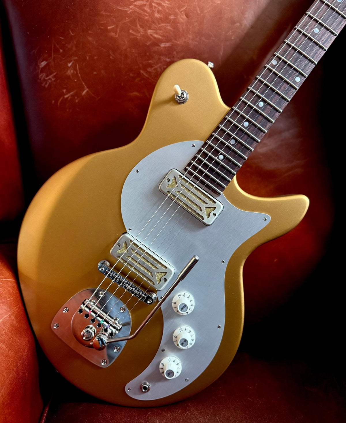 Eastman Fullertone Offset '62 Gold (Price inc. Custom Pro Setup Package) - Richards Guitars Of Stratford Upon Avon