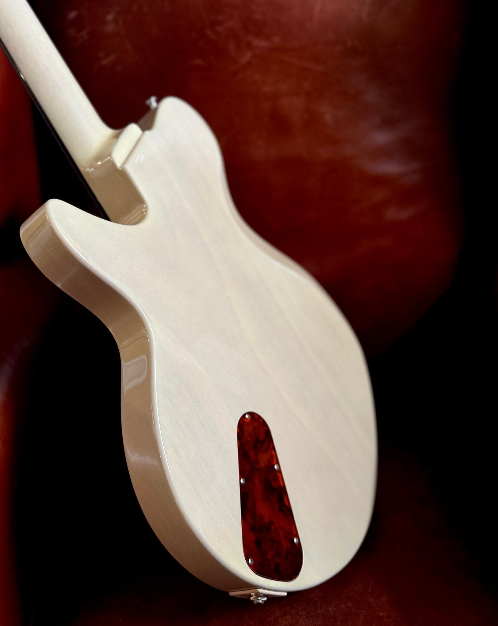 Eastman Juliet-PB Pomona Blonde (Used) - Richards Guitars Of Stratford Upon Avon