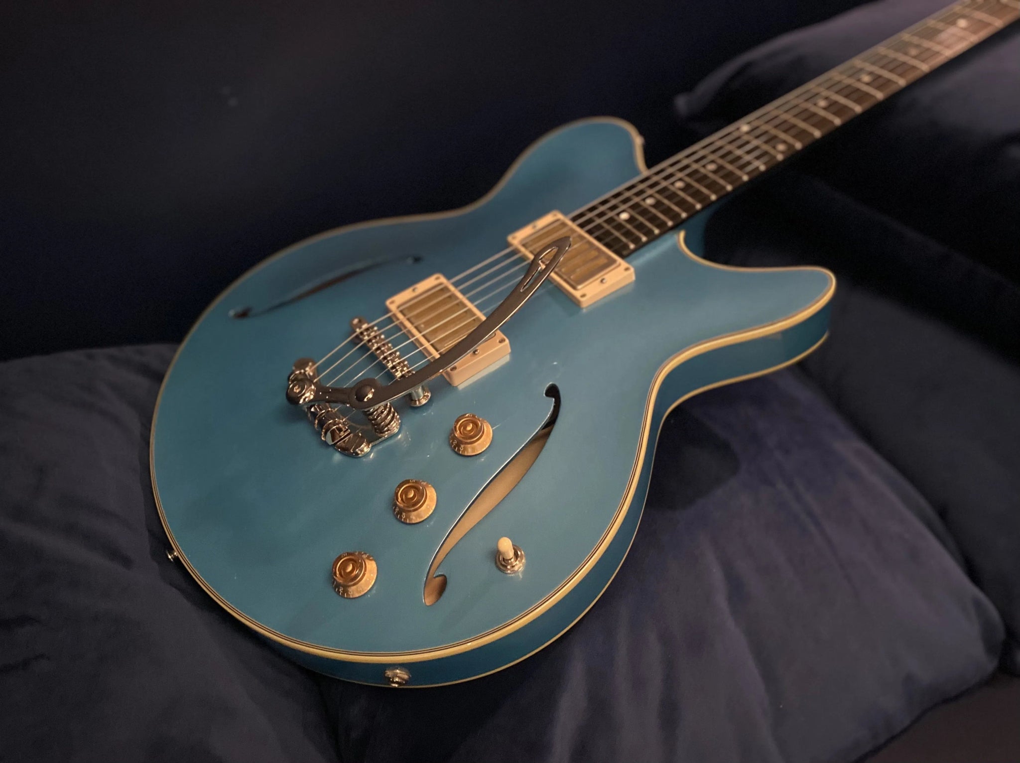 Eastman Romeo LA Celestine Blue (Price inc. Custom Pro Setup Package) - Richards Guitars Of Stratford Upon Avon