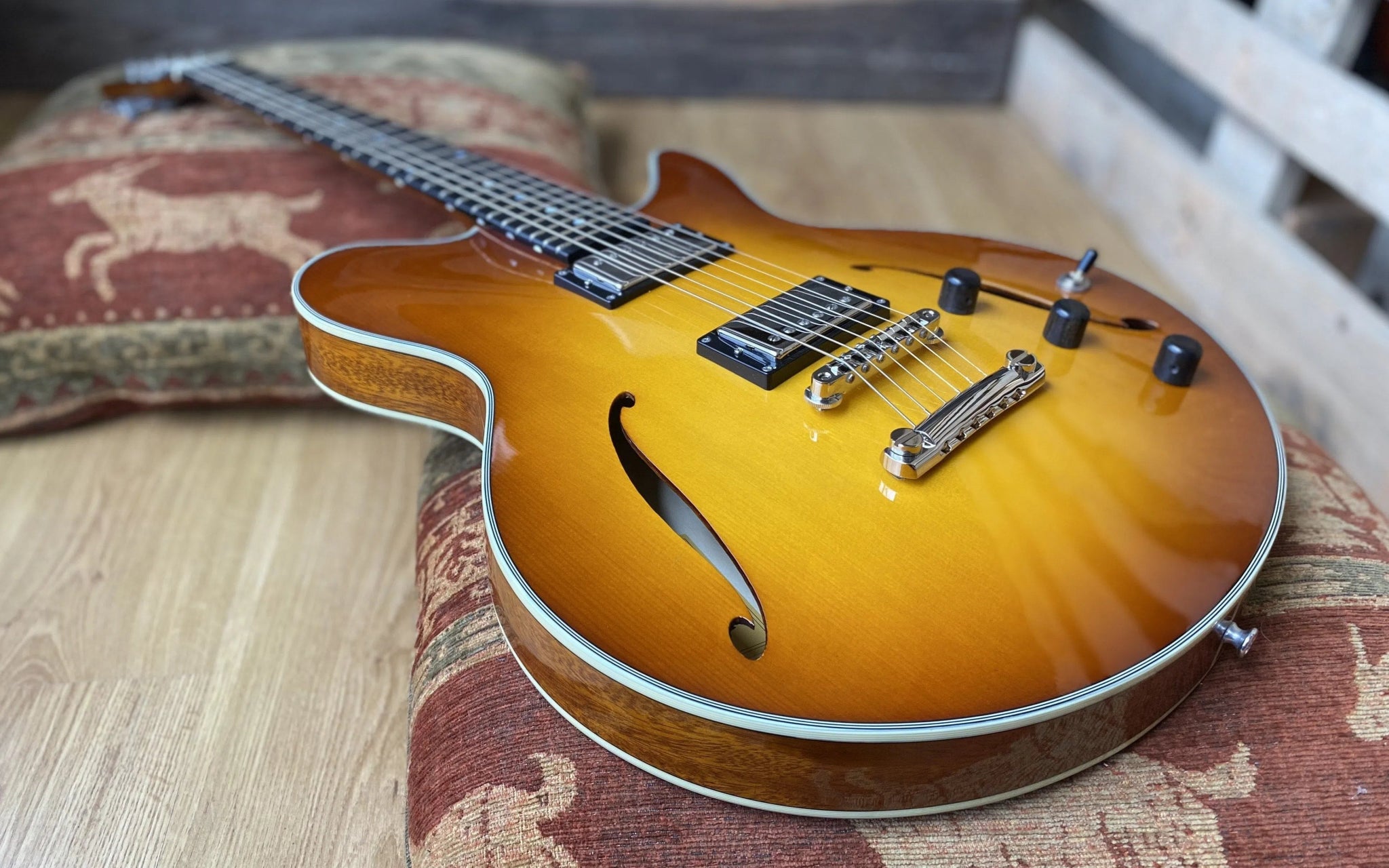 Eastman Romeo (Price inc. Custom Pro Setup Package) - Richards Guitars Of Stratford Upon Avon