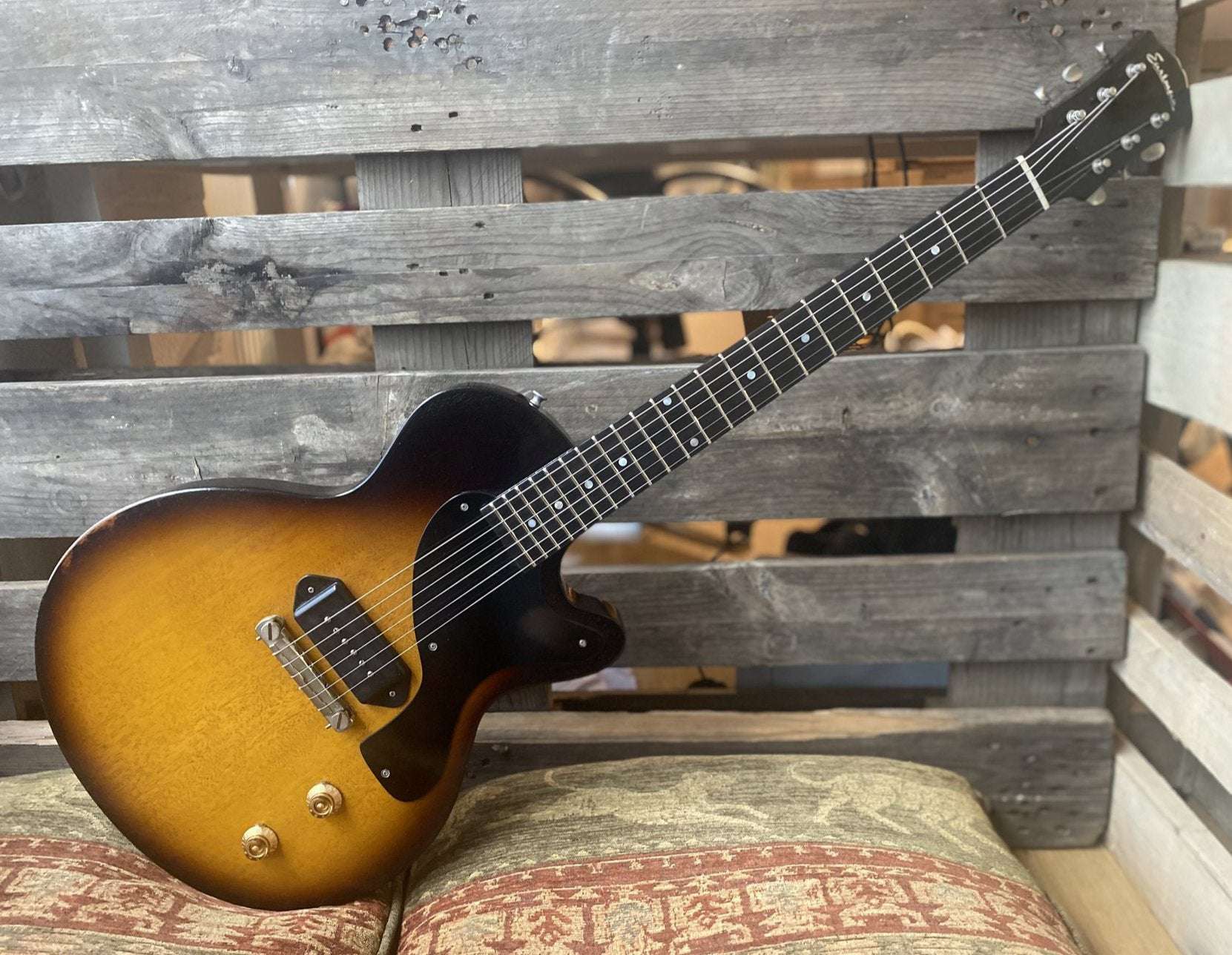 Eastman SB55/v - SB (Price inc. Custom Pro Setup Package) - Richards Guitars Of Stratford Upon Avon