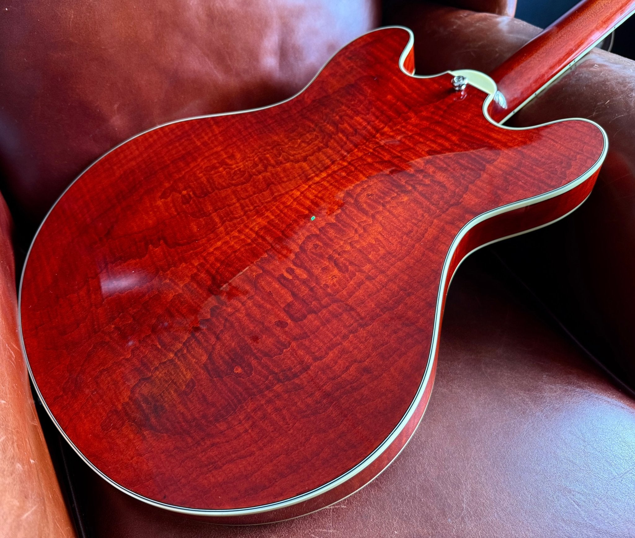Eastman T486 Classic (Price inc. Custom Pro Setup Package) - Richards Guitars Of Stratford Upon Avon