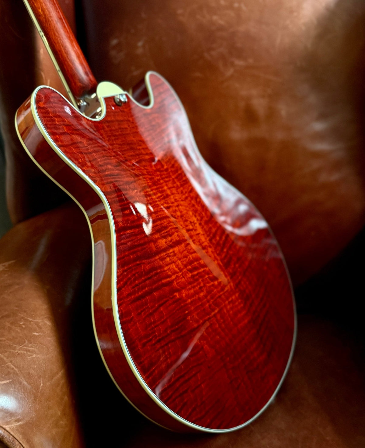 Eastman T486L Classic Left Handed (Price inc. Custom Pro Setup Package) - Richards Guitars Of Stratford Upon Avon