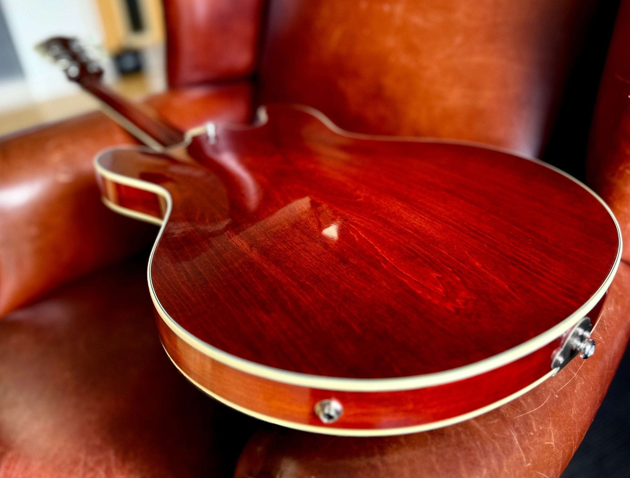 Eastman T64/v - T - RD (Red) (Price inc. Custom Pro Setup Package) - Richards Guitars Of Stratford Upon Avon