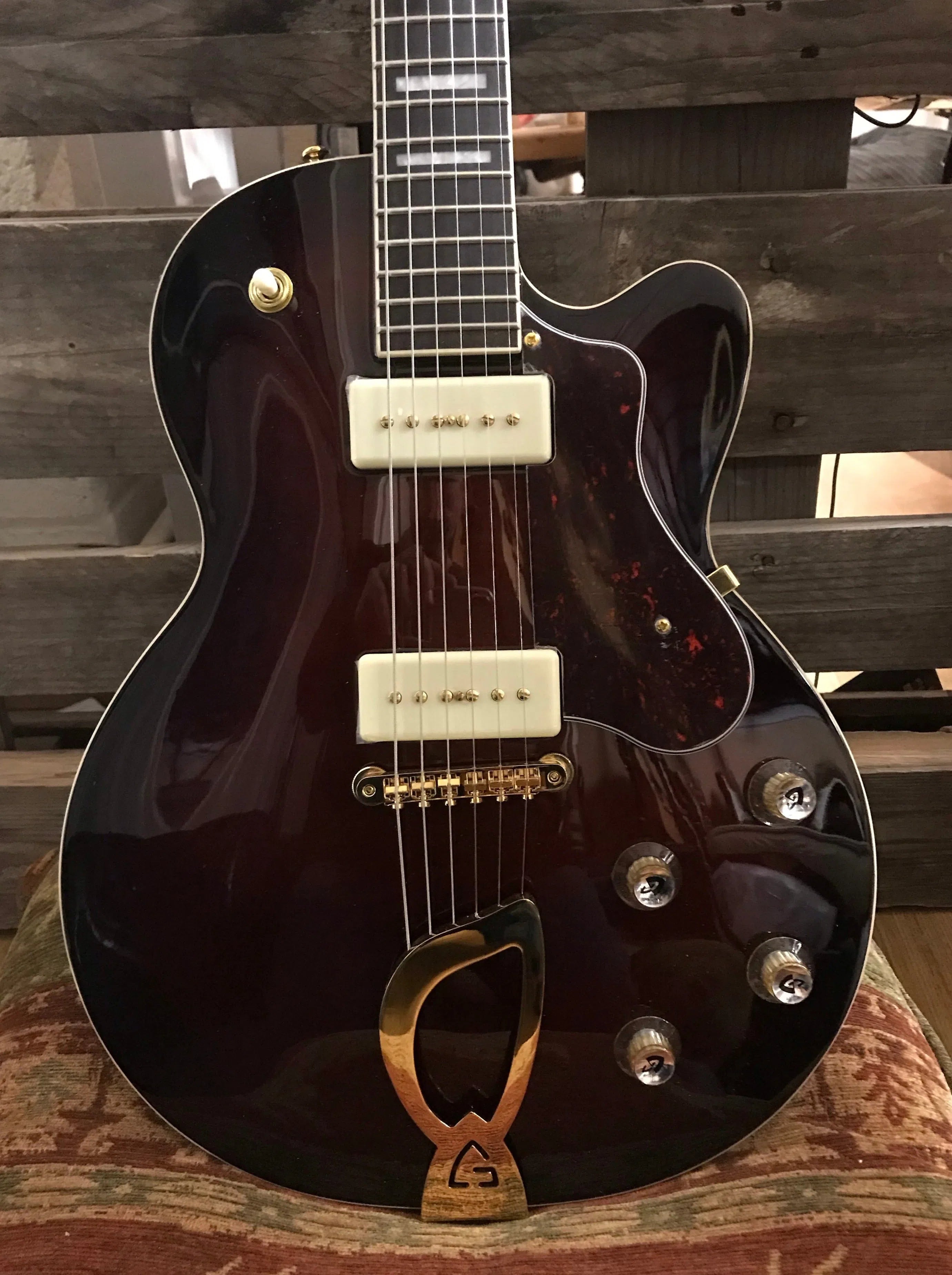 Guild  ARISTOCRAT P90 VSB, Electric Guitar for sale at Richards Guitars.