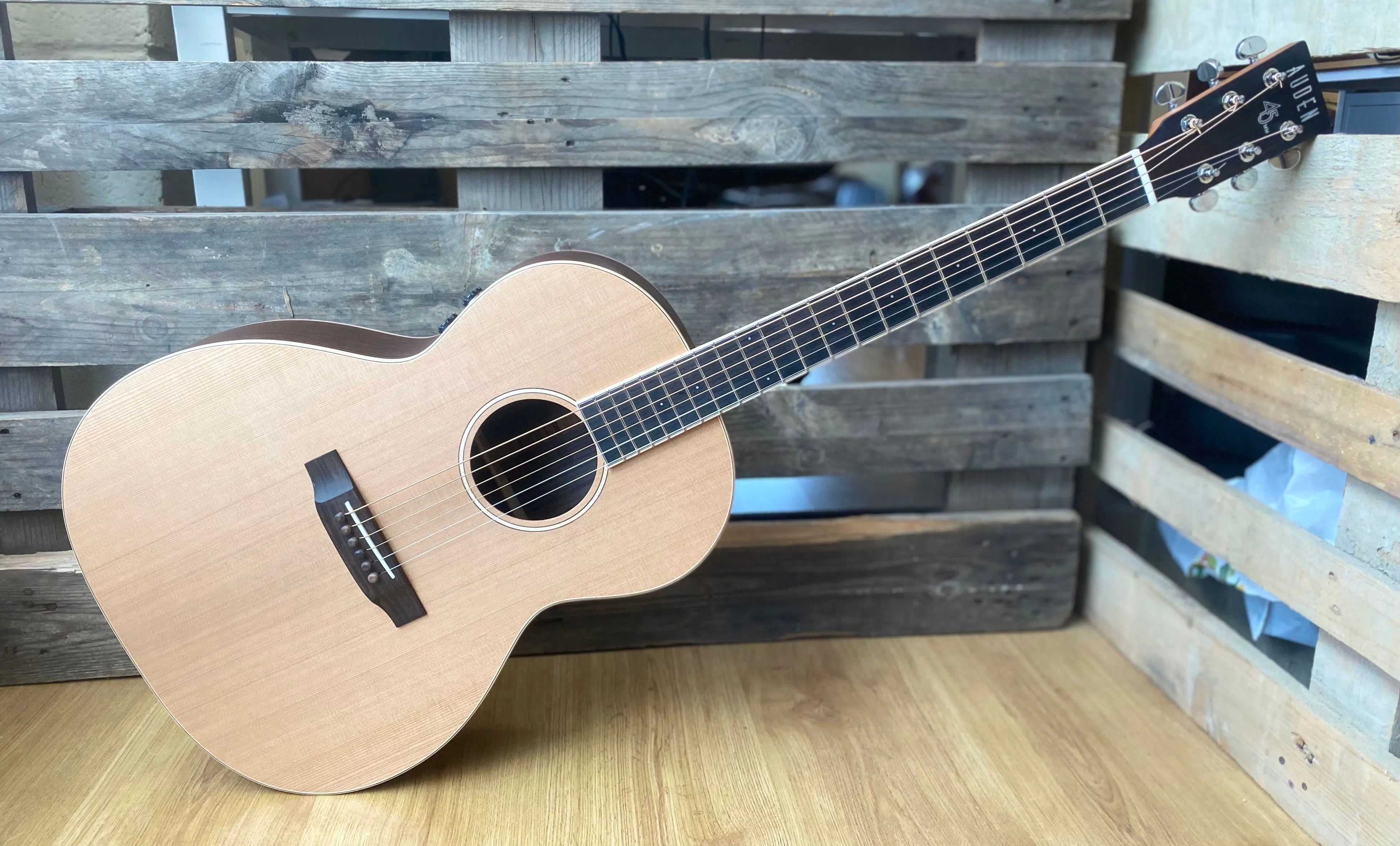 Auden Neo 45 Chester Cedar/Rosewood Full body., Electro Acoustic Guitar for sale at Richards Guitars.