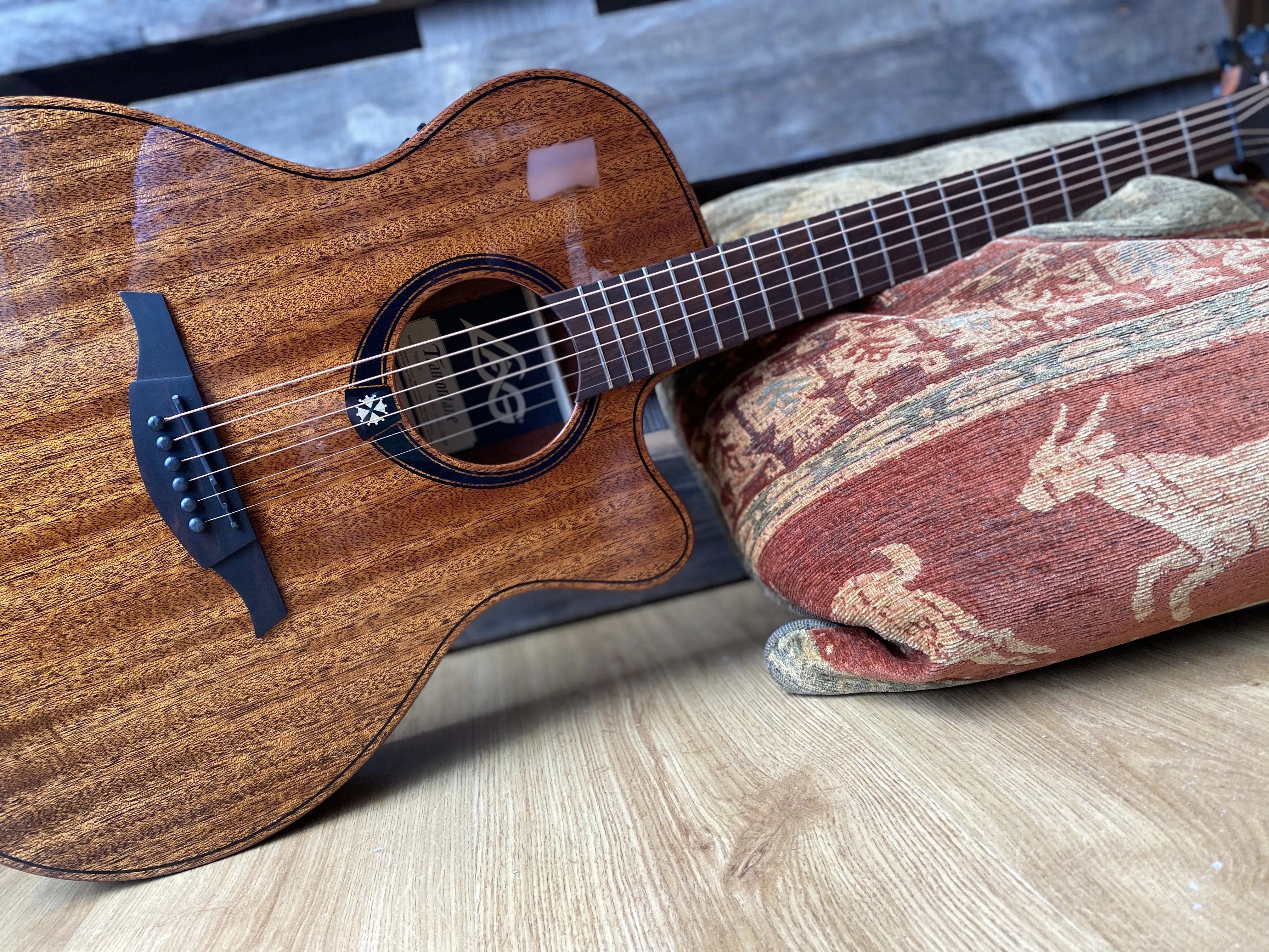 LAG TRAMONTANE 98 T98ACE AUDITORIUM, CUTAWAY, ELECTRO, Electro Acoustic Guitar for sale at Richards Guitars.