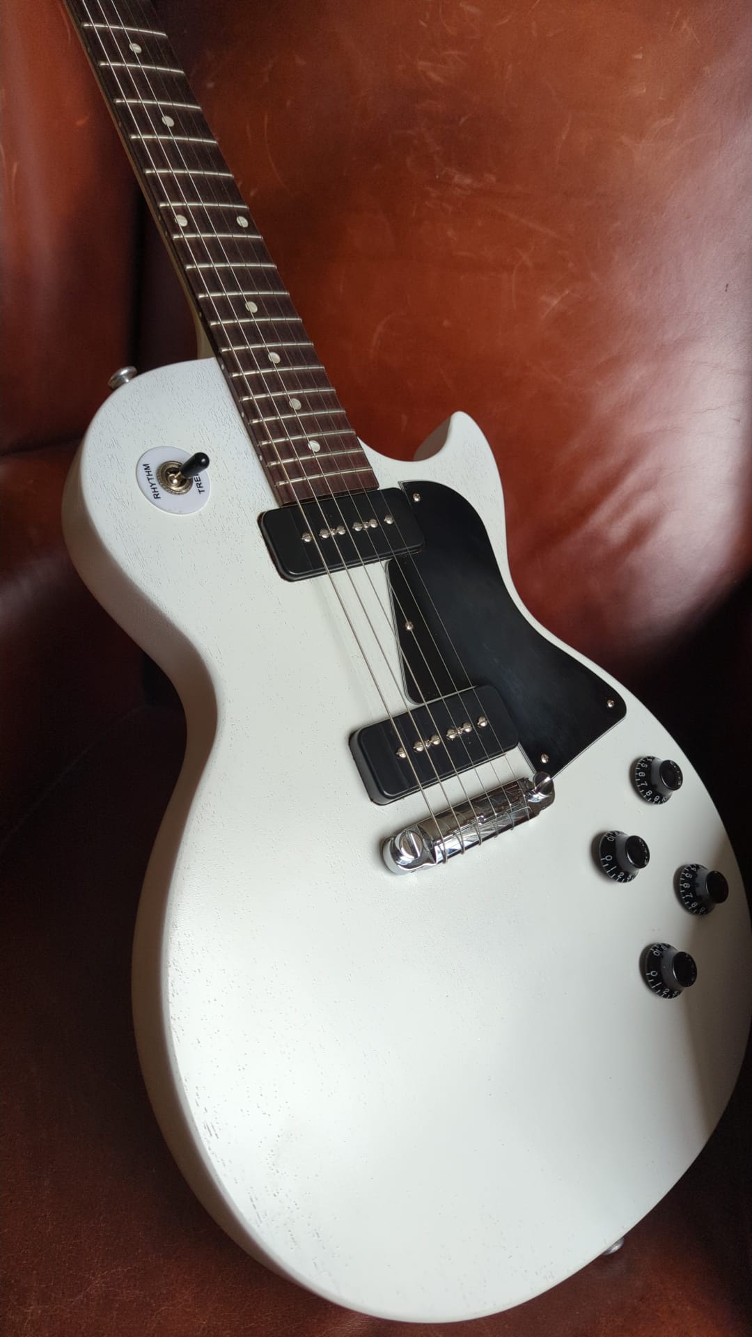 Gibson Les Paul Special Tribute P90 - Worn White satin (Used), Electric Guitar for sale at Richards Guitars.