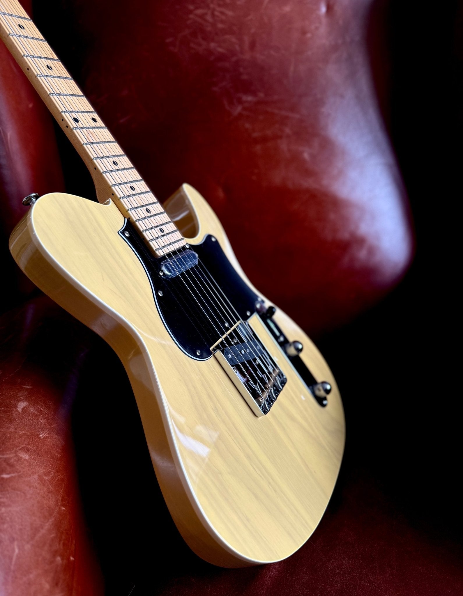 FGN J Standard Iliad JIL2ASHM, Off - White Blonde With Gig Bag - Richards Guitars Of Stratford Upon Avon