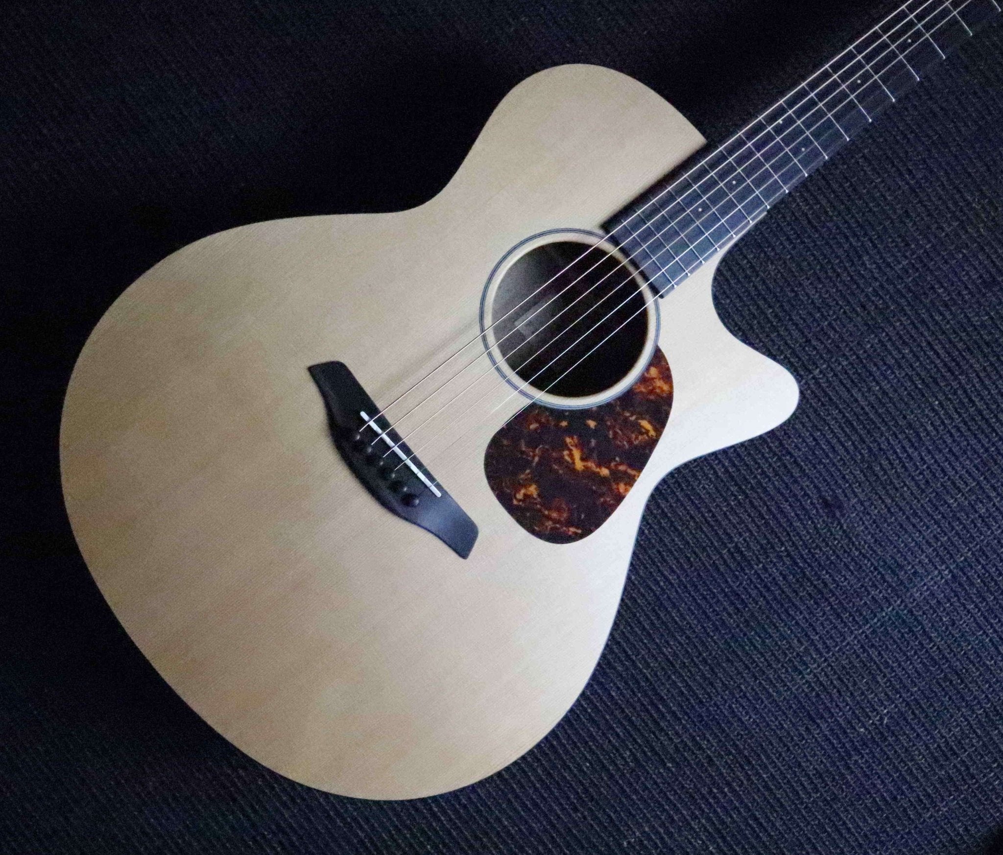 Furch Blue Gc CM Left Handed (2025 CNR Active Upgrade Model) - Richards Guitars Of Stratford Upon Avon