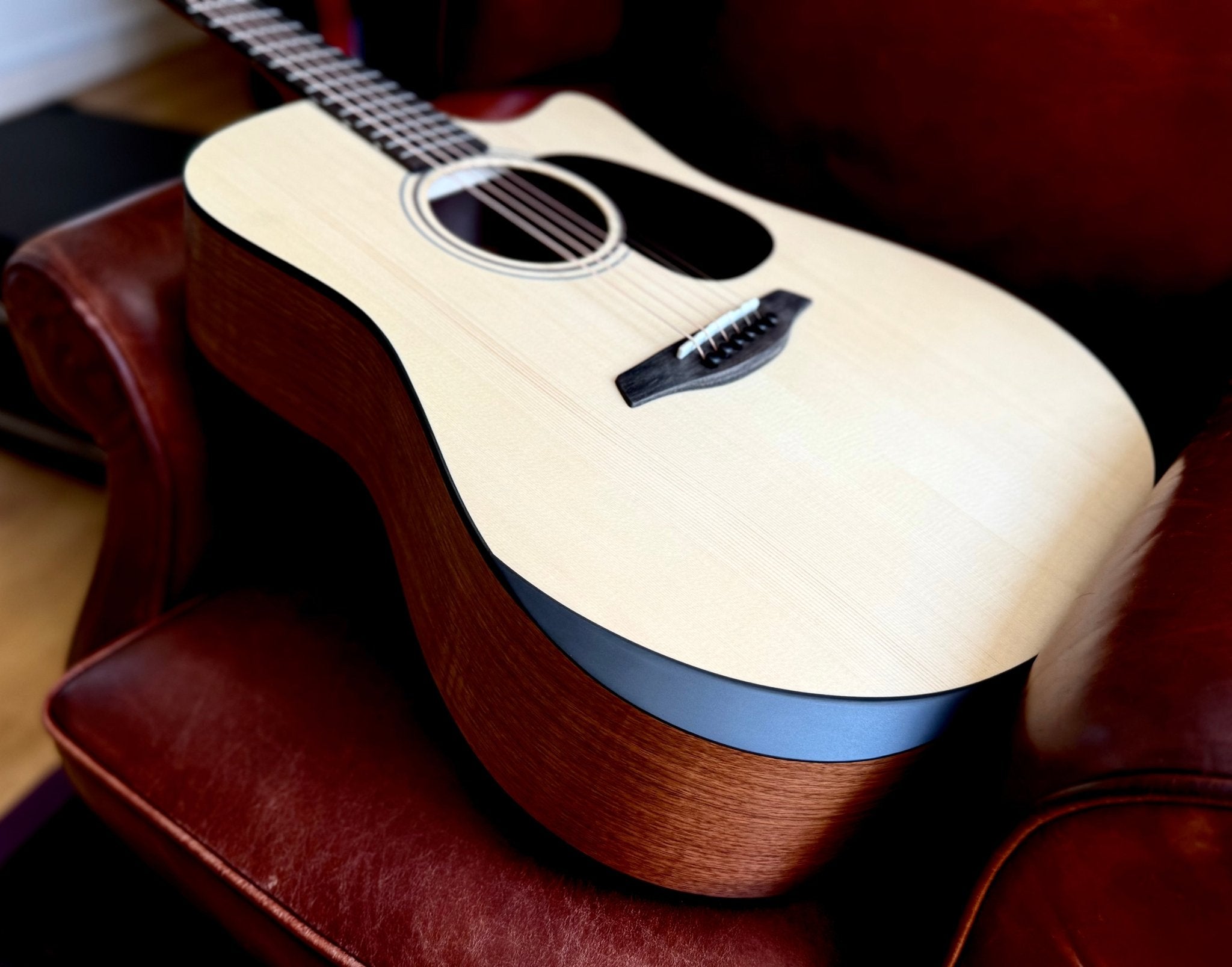 Furch Blue Performance Dc - EW a EAS - VTC - Richards Guitars Of Stratford Upon Avon