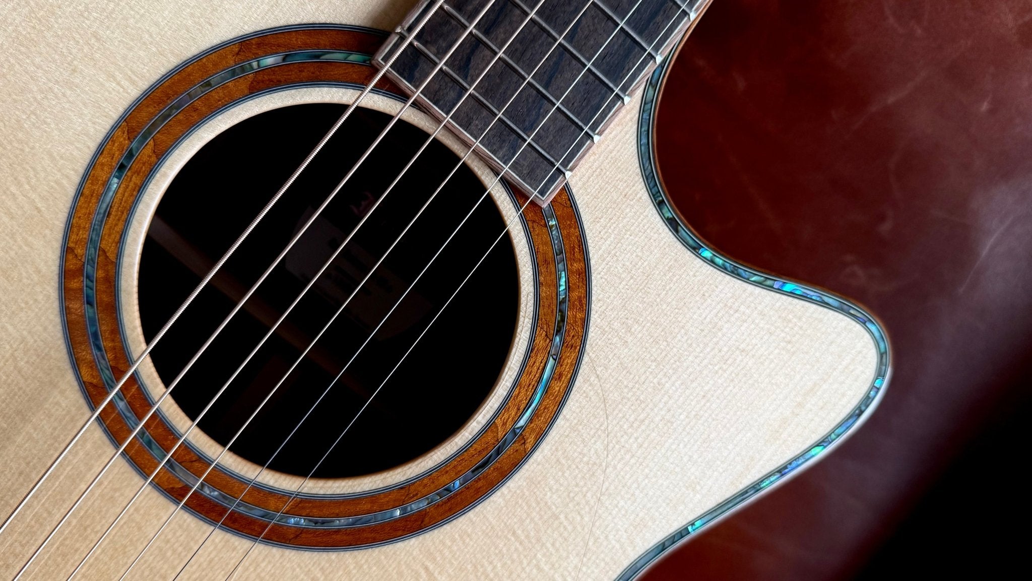 Furch Red Deluxe Gc SR with Duo Bevel Master Grade Spruce/Rosewood (2025 CNR Active Upgrade Model) - Richards Guitars Of Stratford Upon Avon