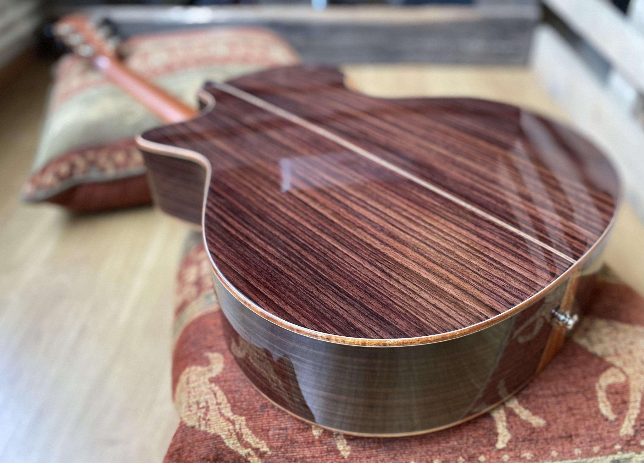Furch Red Deluxe Gc SR with Duo Bevel Master Grade Spruce/Rosewood (2025 CNR Active Upgrade Model) - Richards Guitars Of Stratford Upon Avon