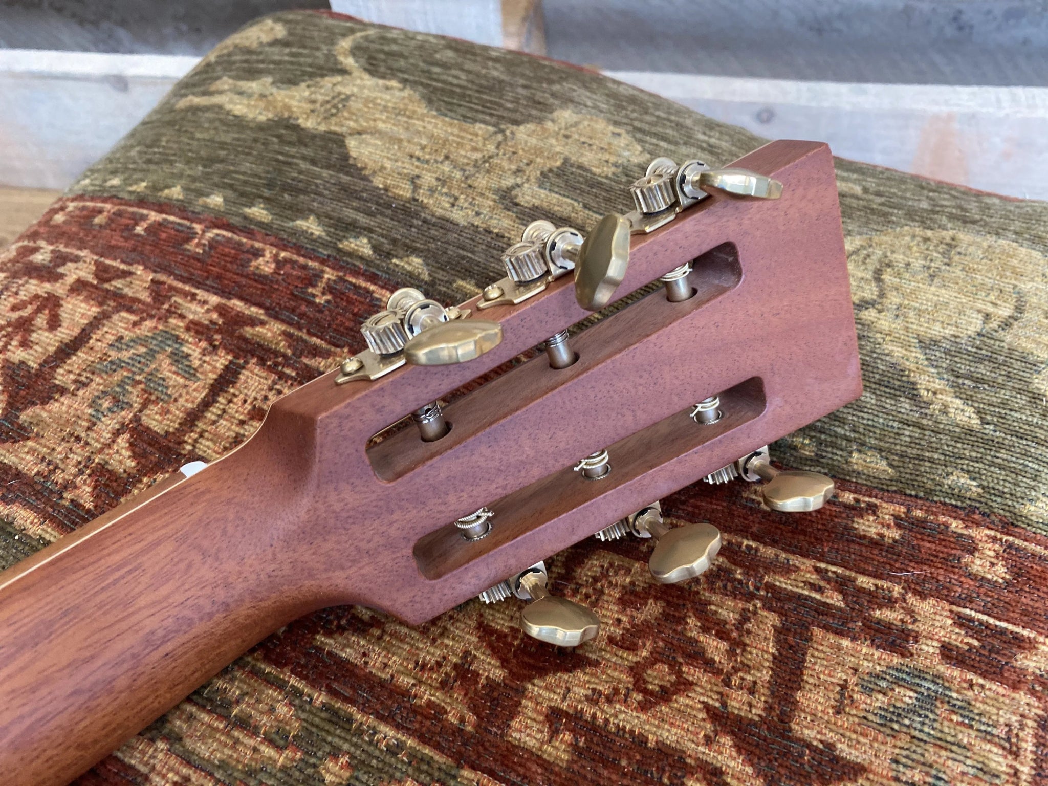 Furch Vintage 3 OOM SR Acoustic Guitar (2025 CNR Active Upgrade Model) - Richards Guitars Of Stratford Upon Avon