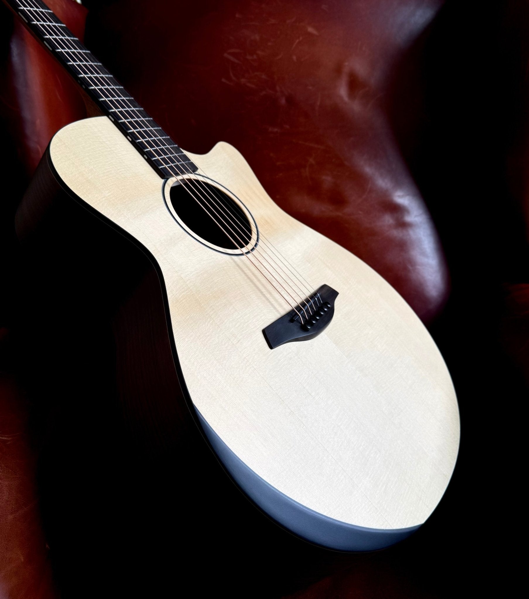 Furch Violet Deluxe Gc ER Deluxe Engelmann Spruce With Rosewood Back & Sides Acoustic Guitar (2025 CNR Active Upgrade Model) - Richards Guitars Of Stratford Upon Avon