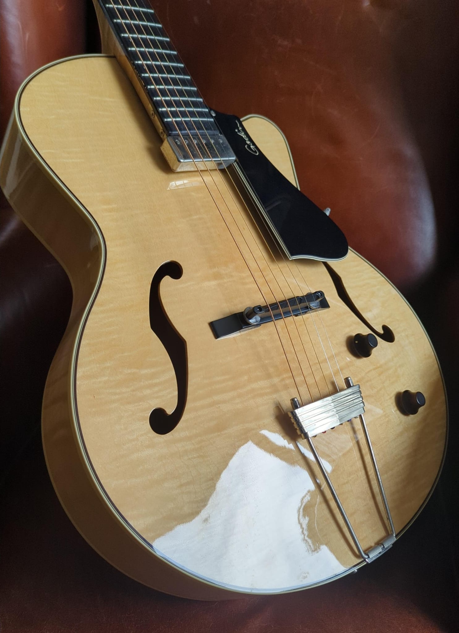 Godin 5th Avenue Jazz in Natural (Used) - Richards Guitars Of Stratford Upon Avon