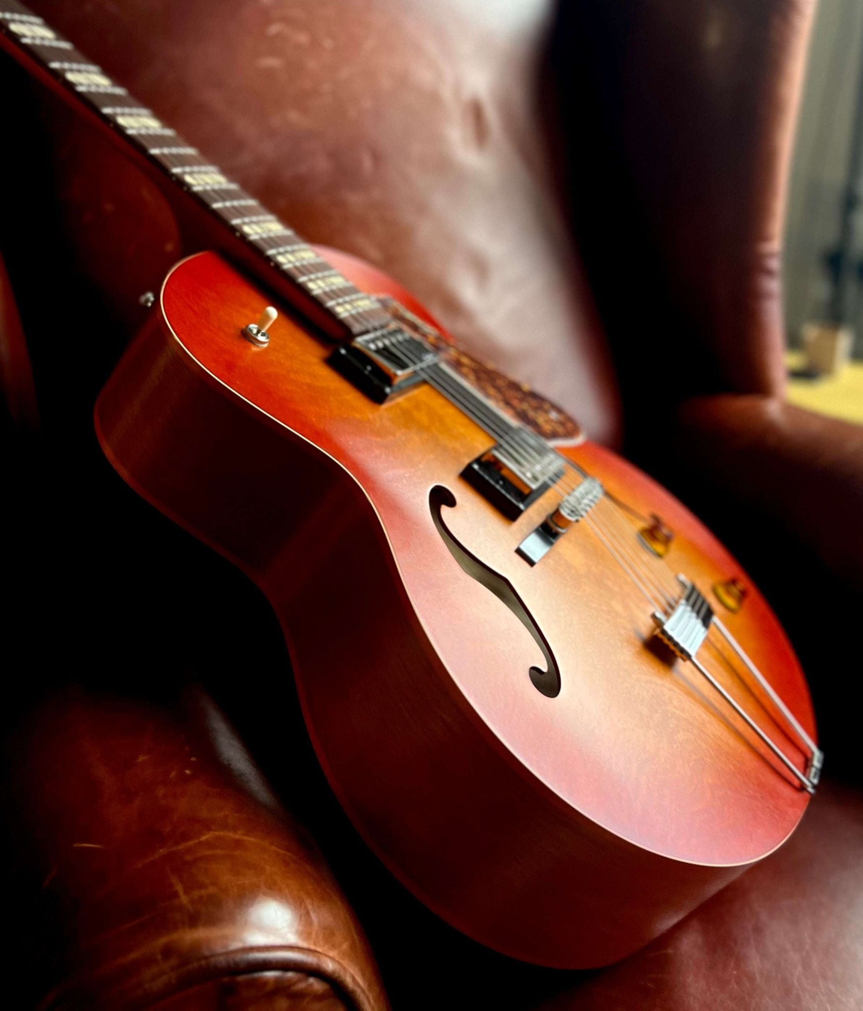 Godin 5th Avenue Jumbo Semi - Acoustic Guitar ~ Memphis Sun - Richards Guitars Of Stratford Upon Avon