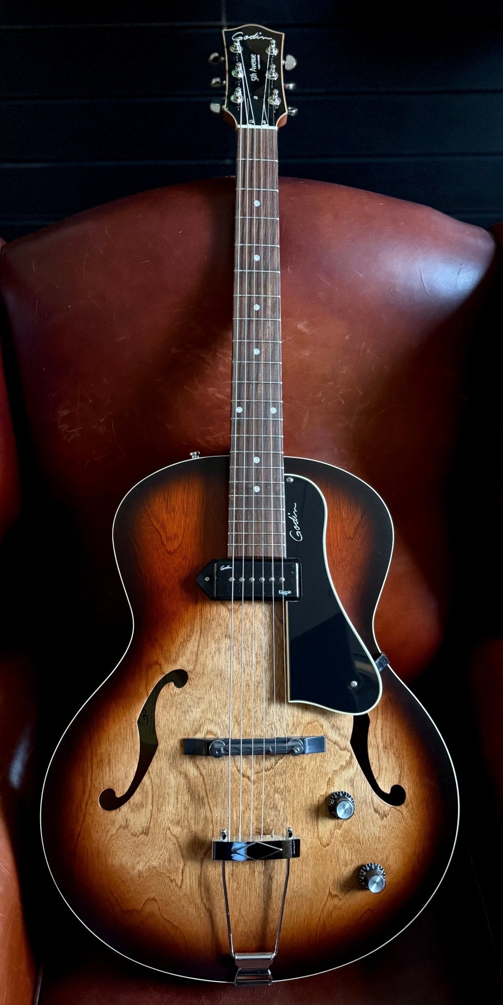 GODIN 5th Avenue Kingpin P90 Vintage Burst - Richards Guitars Of Stratford Upon Avon