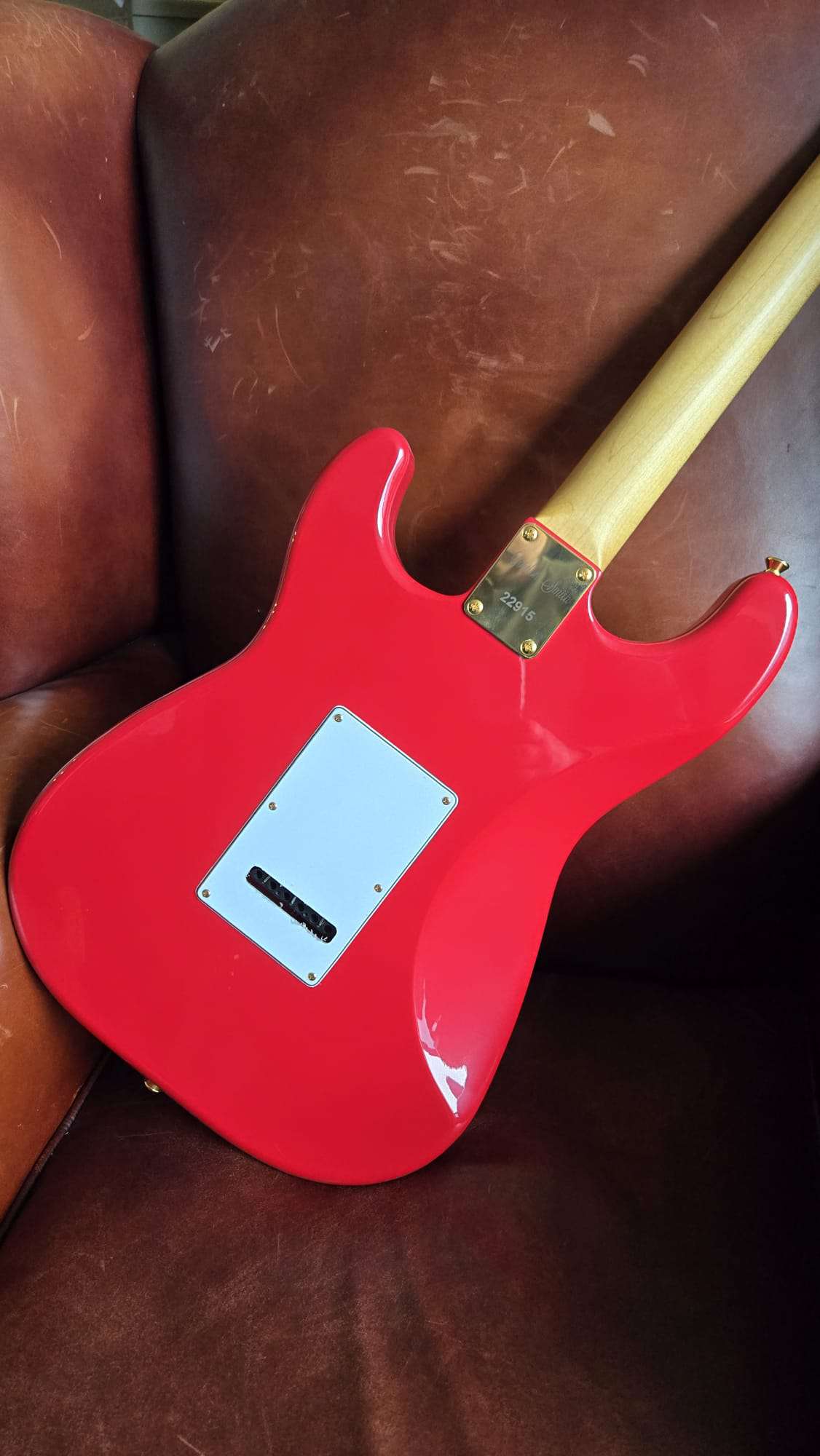 Gordon Smith Classic S "Hank Marvin Tribute" - B - stock - Richards Guitars Of Stratford Upon Avon