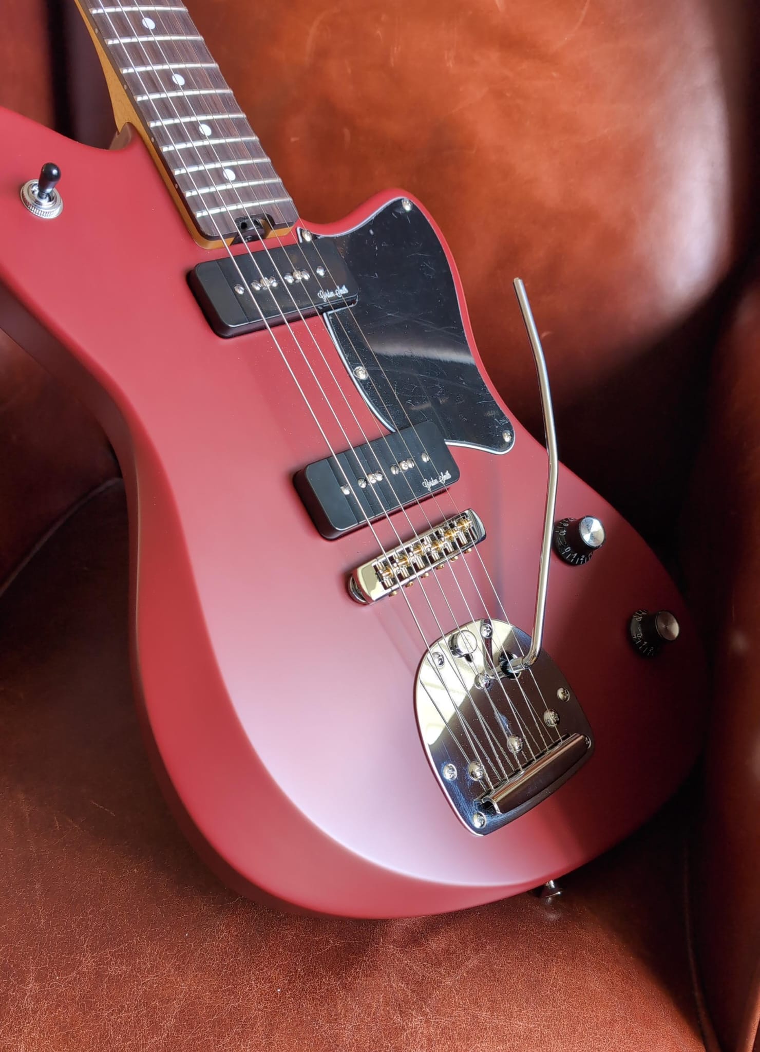 Gordon Smith Gatsby Poppy Red Electric Guitar - Richards Guitars Of Stratford Upon Avon