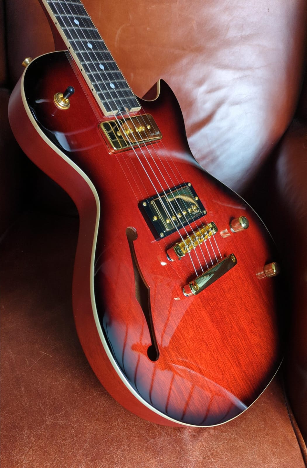 Gordon Smith GS2 Semi - Solid Export - Richards Guitars Of Stratford Upon Avon
