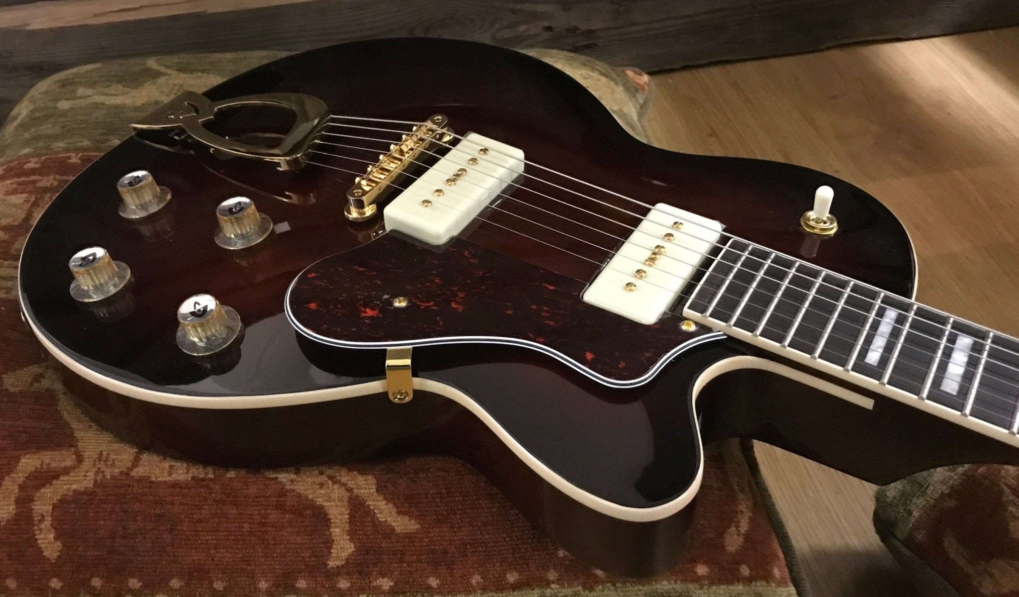 Guild ARISTOCRAT P90 VSB - Richards Guitars Of Stratford Upon Avon