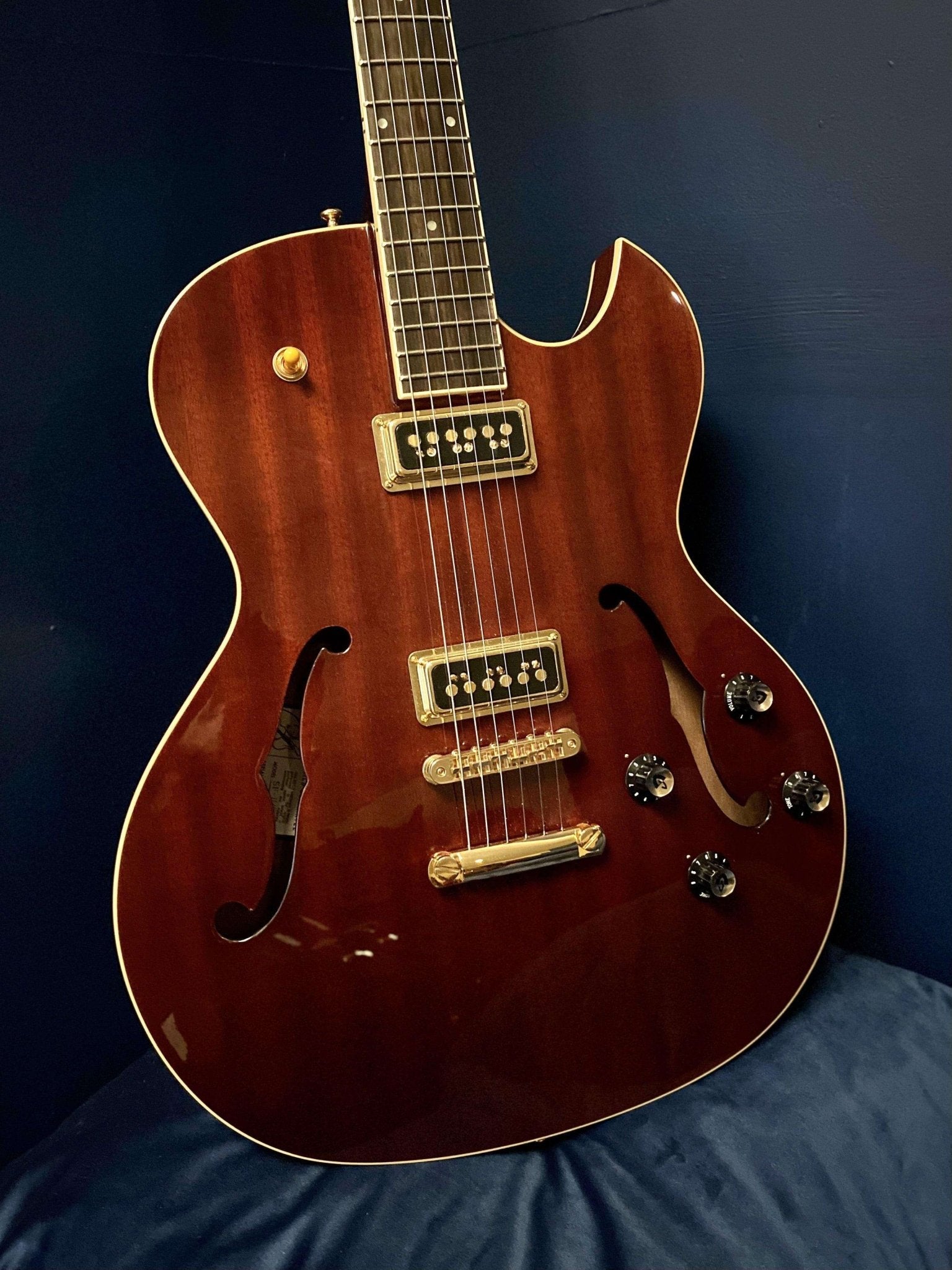 Guild STARFIRE - II DYNASONIC RB - NEW ROYAL BROWN (ONE ONLY AT THIS PRICE) - Richards Guitars Of Stratford Upon Avon