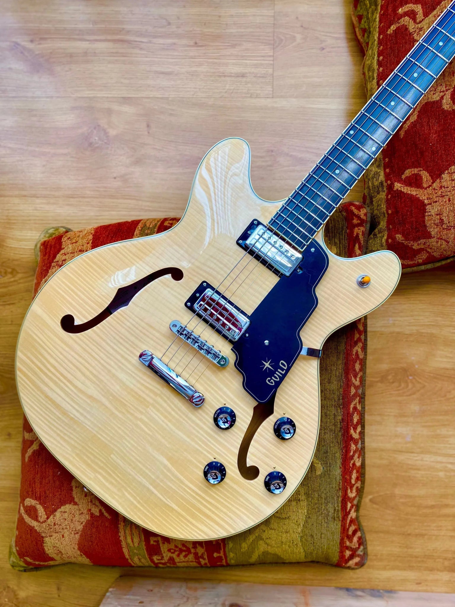 Guild STARFIRE IV ST FLAME MAPLE (ONE ONLY AT THIS PRICE) - Richards Guitars Of Stratford Upon Avon