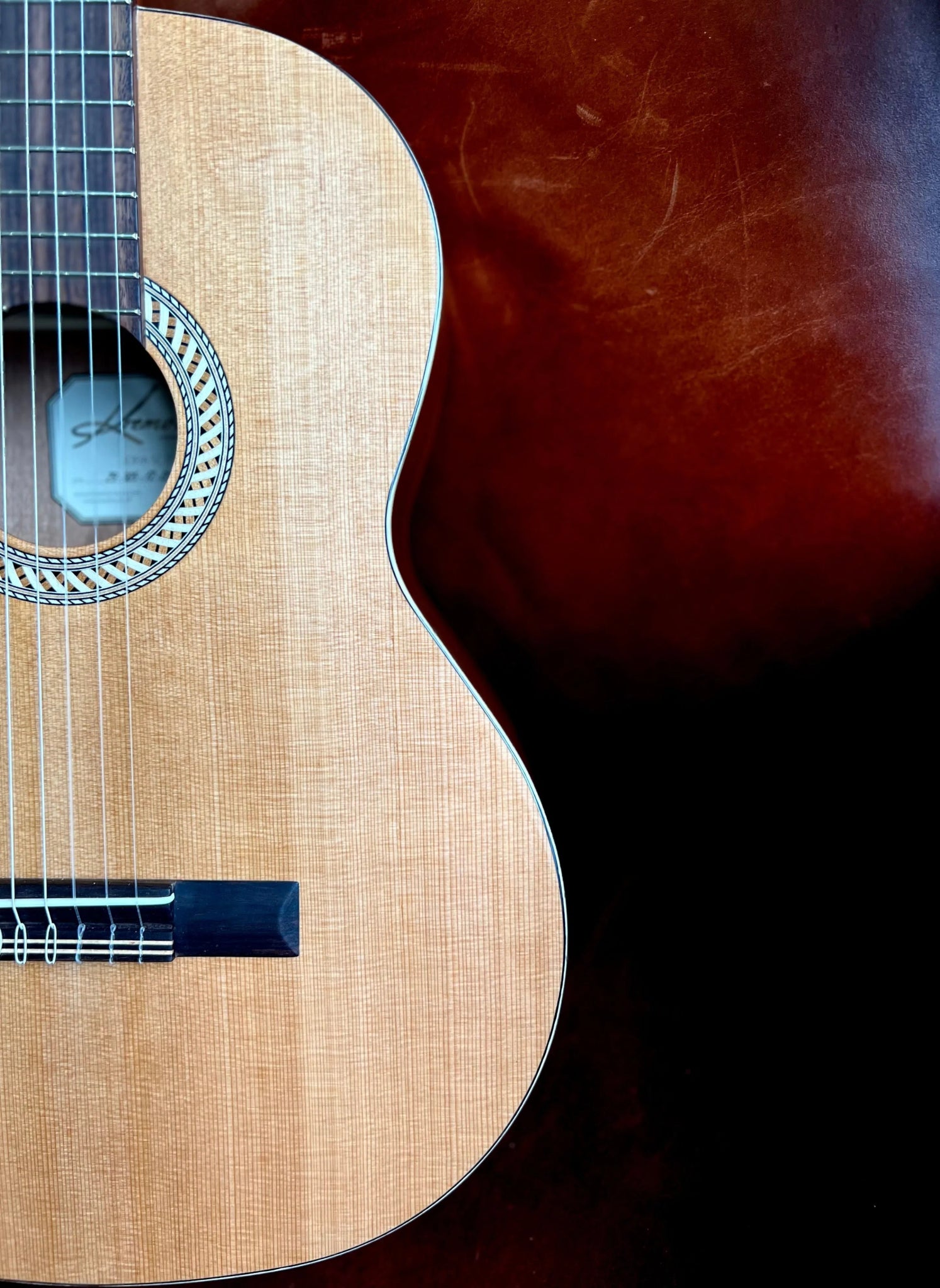 Kremona SOFIA SC Solid Red Cedar, Solid Sapelli - Richards Guitars Of Stratford Upon Avon