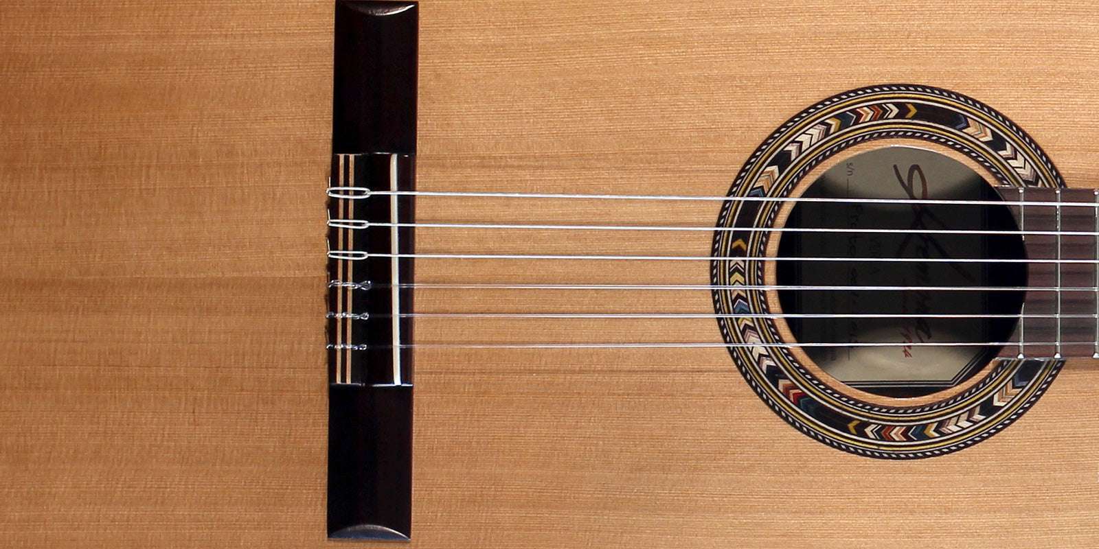Kremona VEREA, Solid Red Cedar, Indian Rosewood Veneer - Richards Guitars Of Stratford Upon Avon