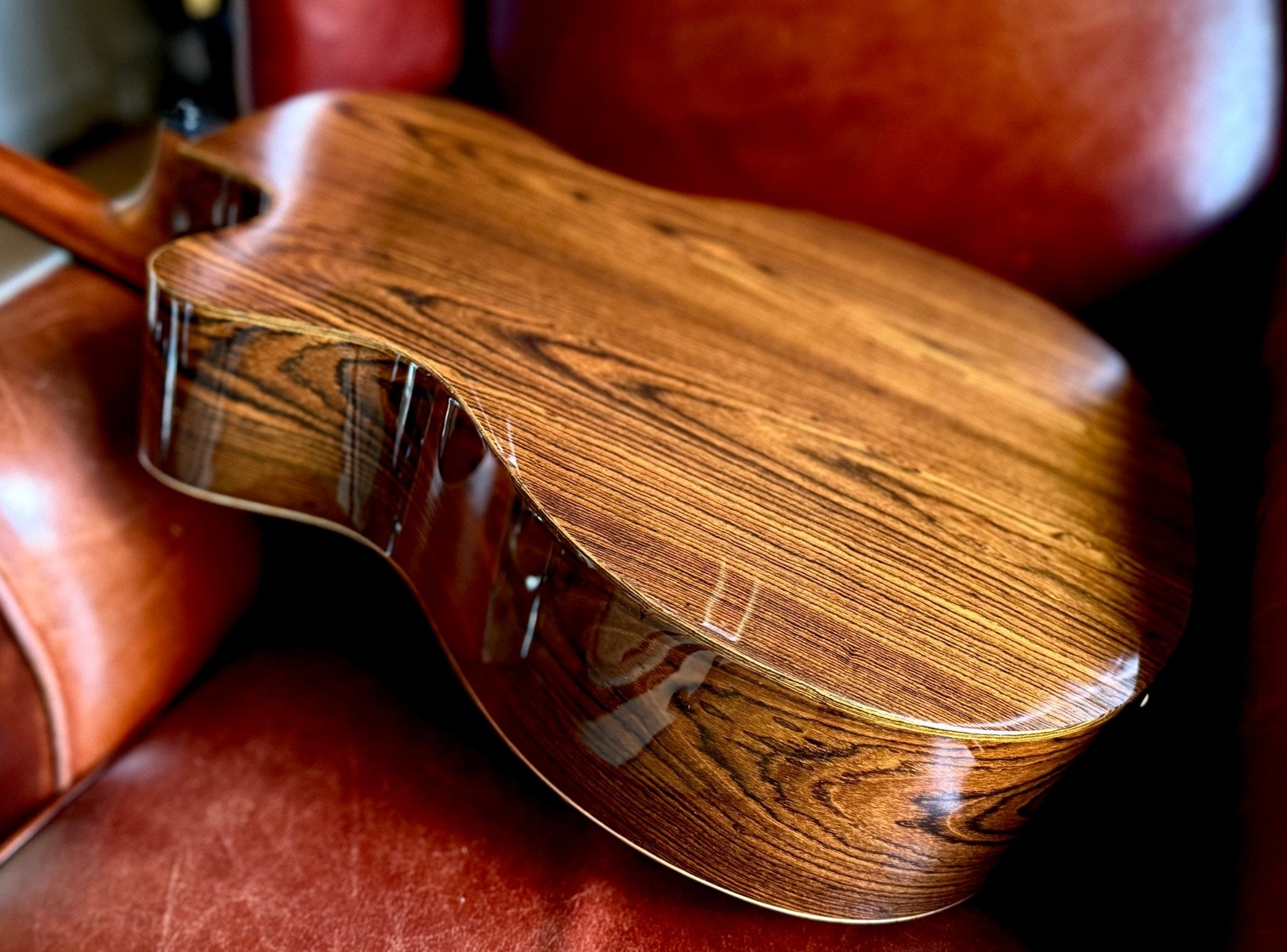 LAG HyVibe 30 H2 - Auditorium Cutaway Electro Acoustic Guitar - Richards Guitars Of Stratford Upon Avon