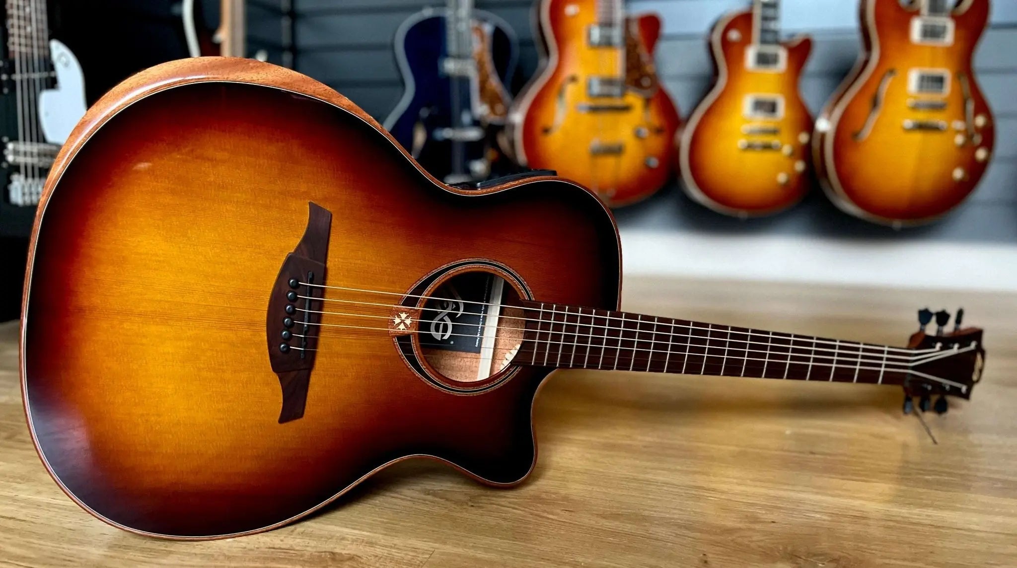 ギター Lag Guitars T118ACE BRS LAG T118ABCE-BRS Special Edition With Bevel. Exuisite Luxury Electro
