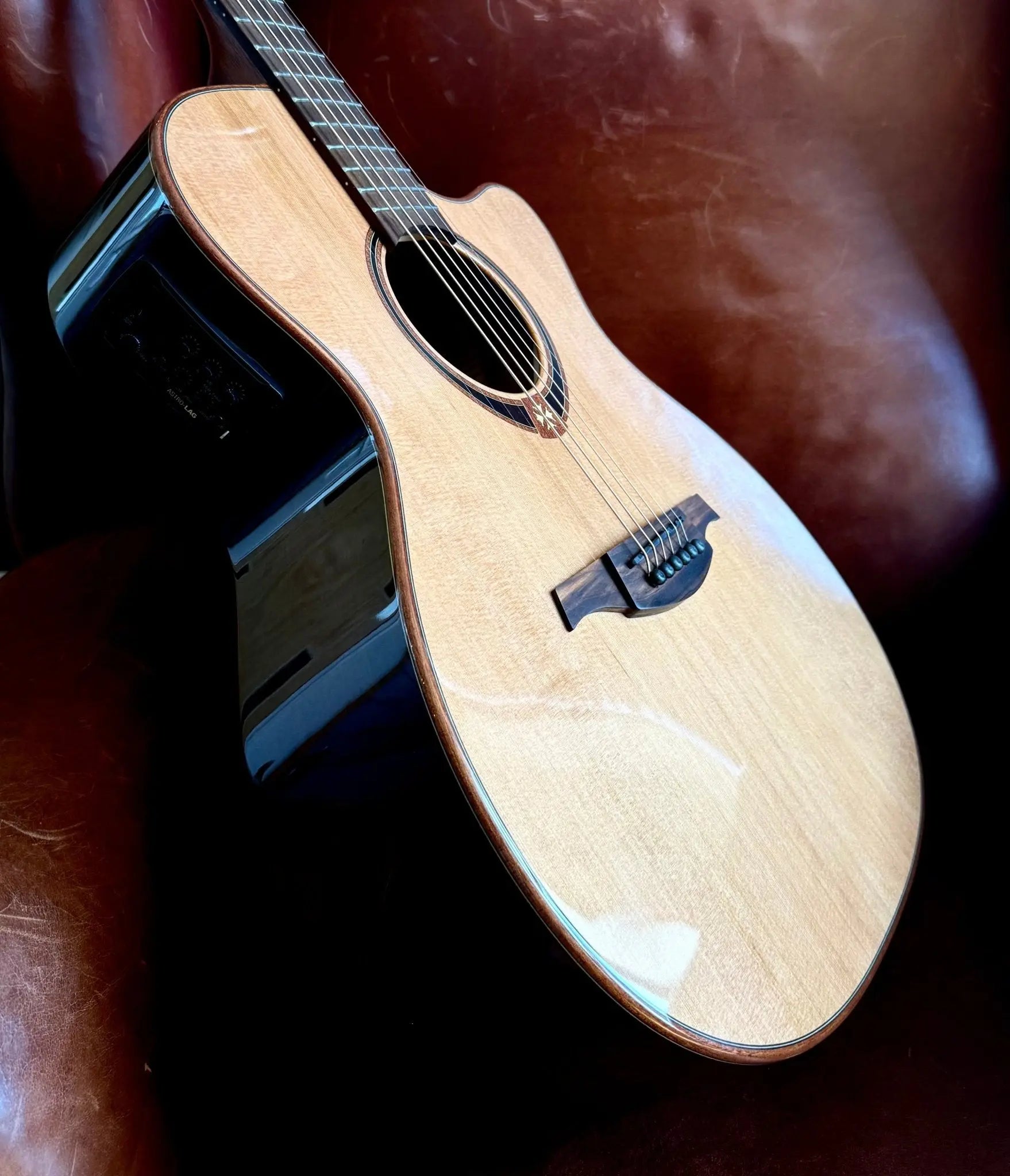 LAG TRAMONTANE 118 T118ACE AUDITORIUM CUTAWAY ELECTRO - Richards