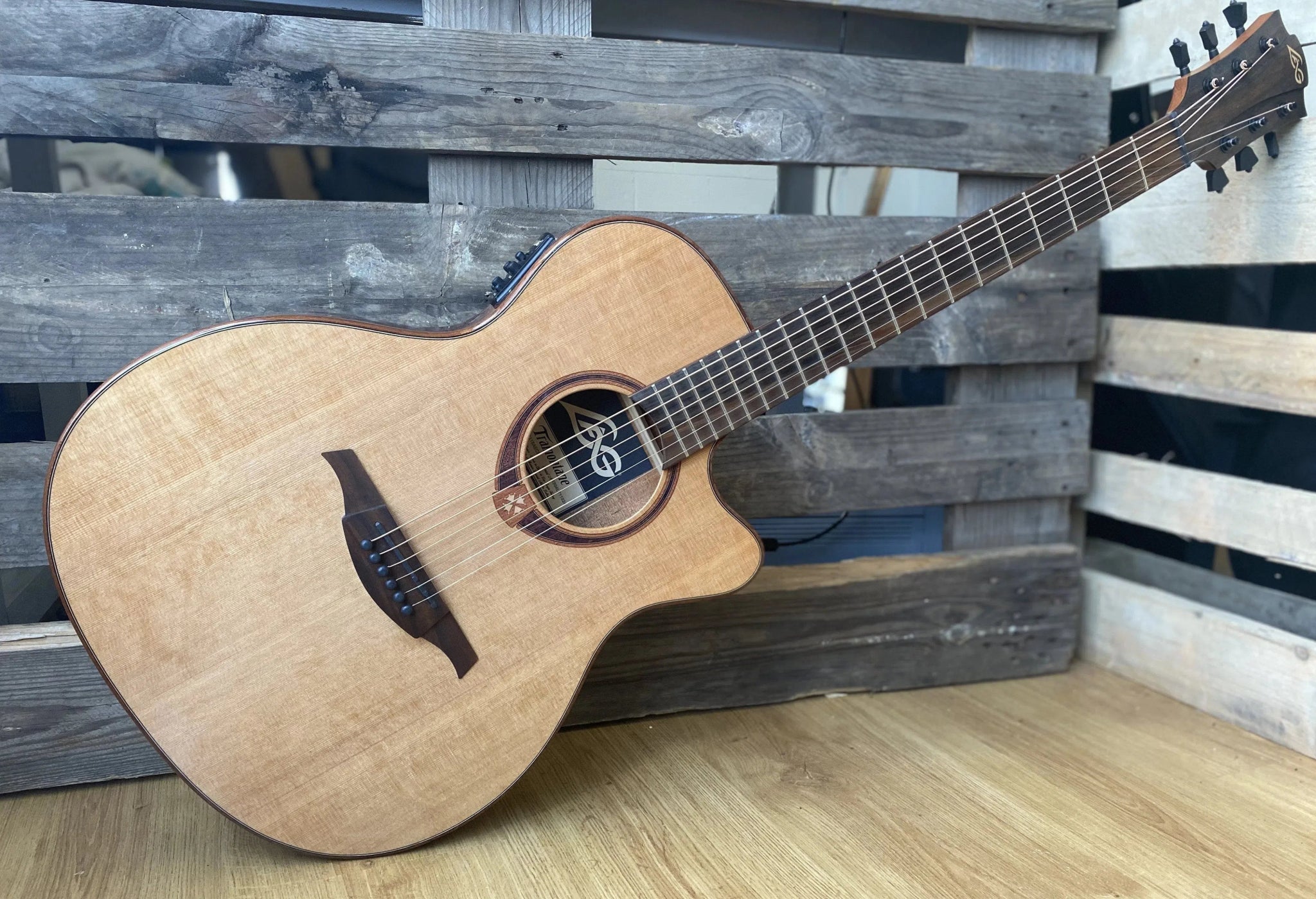 LAG TRAMONTANE 118 T118ASCE AUDITORIUM SLIM CUTAWAY ELECTRO - Richards Guitars Of Stratford Upon Avon
