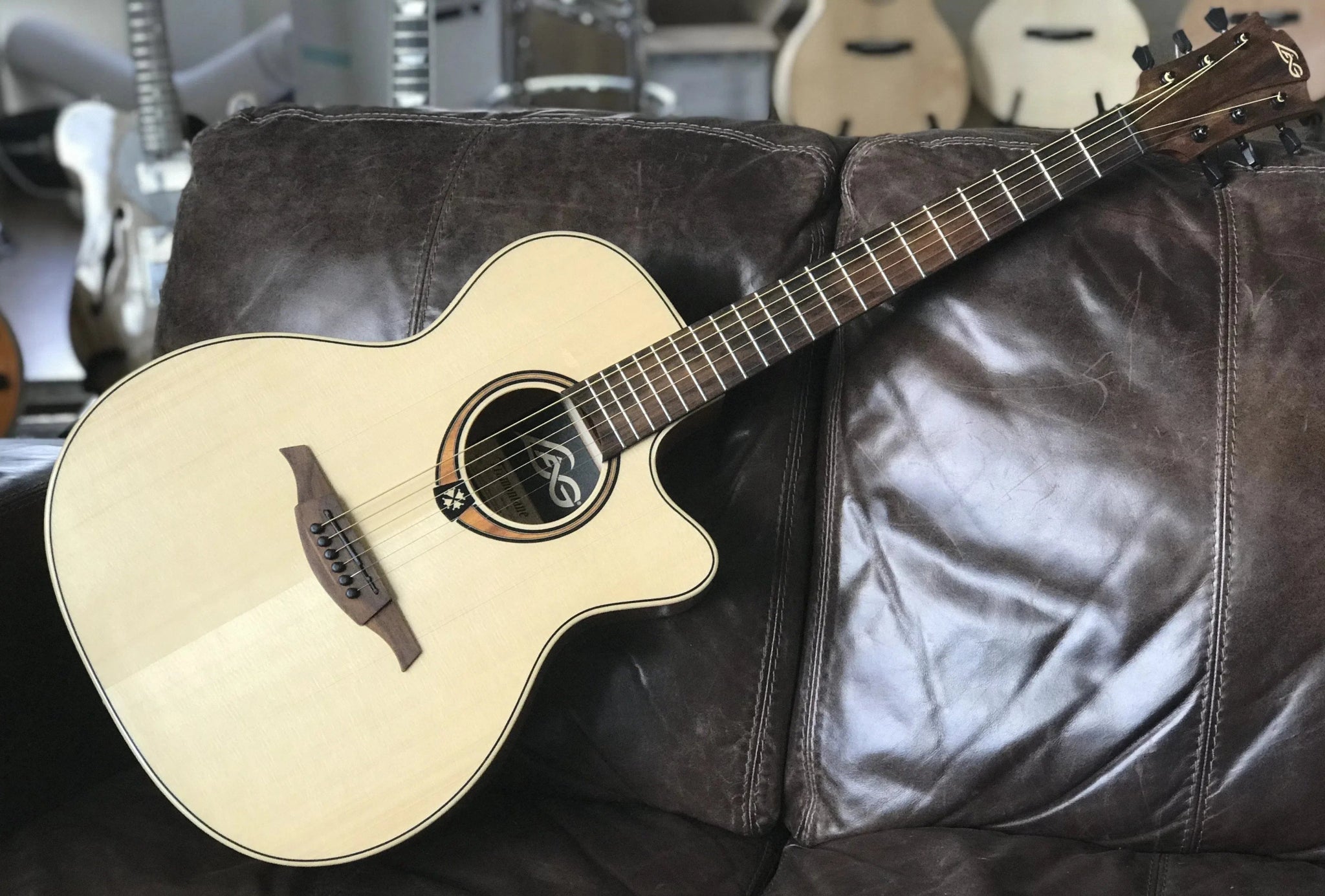 LAG TRAMONTANE T88ACE AUDITORIUM CUTAWAY ELECTRO - Richards Guitars Of Stratford Upon Avon