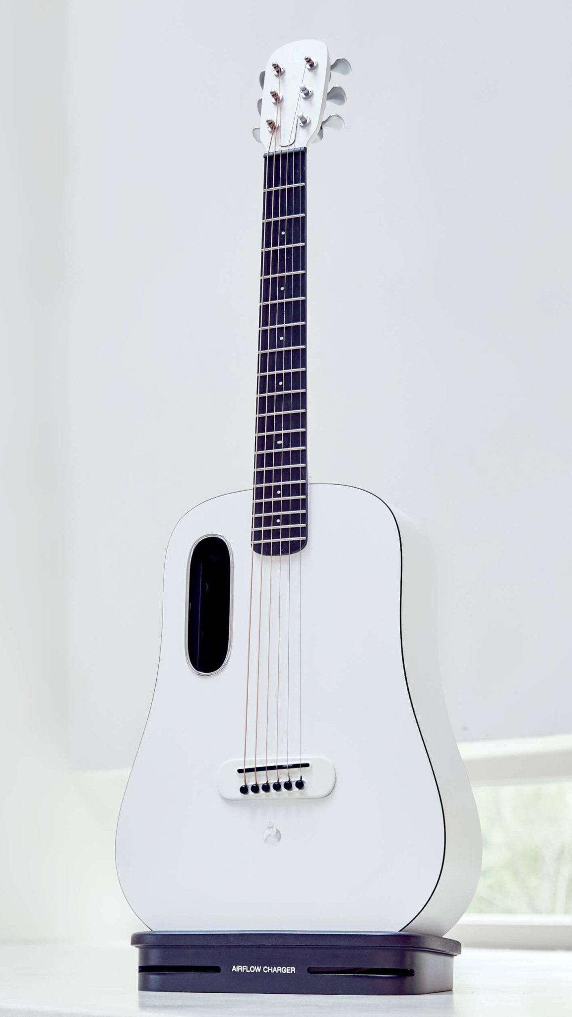 LAVA Airflow Wireless Charger for PLAY/BLUE ~ Black - Richards Guitars Of Stratford Upon Avon