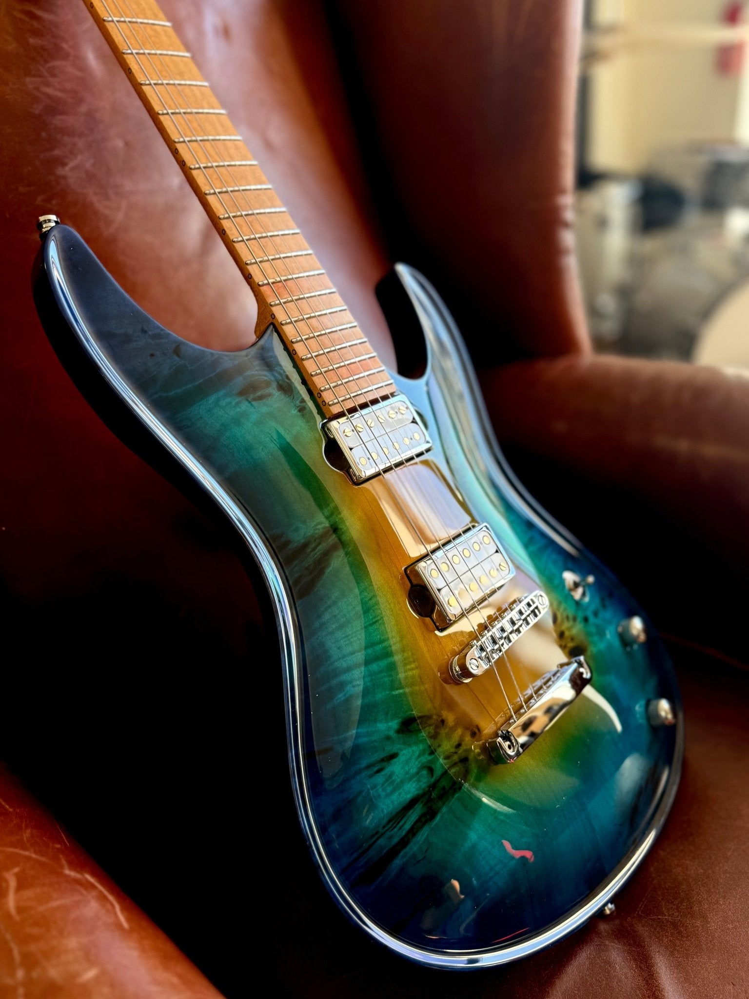 Valenti Nebula “Paradise” - Richards Guitars Of Stratford Upon Avon