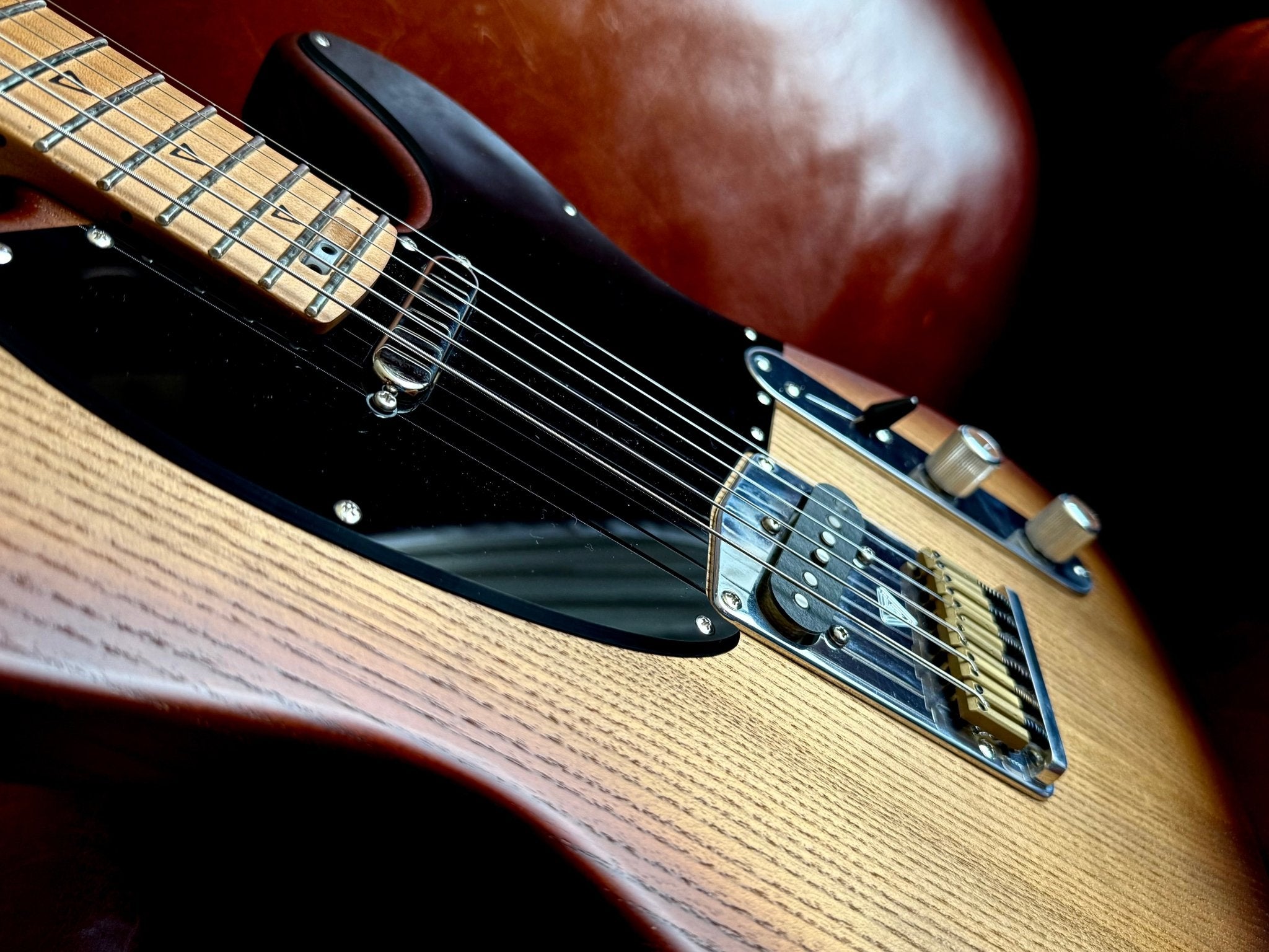 Valiant Titan SC With Stainless Steel Frets Upgrade Ebony Neck - Richards Guitars Of Stratford Upon Avon