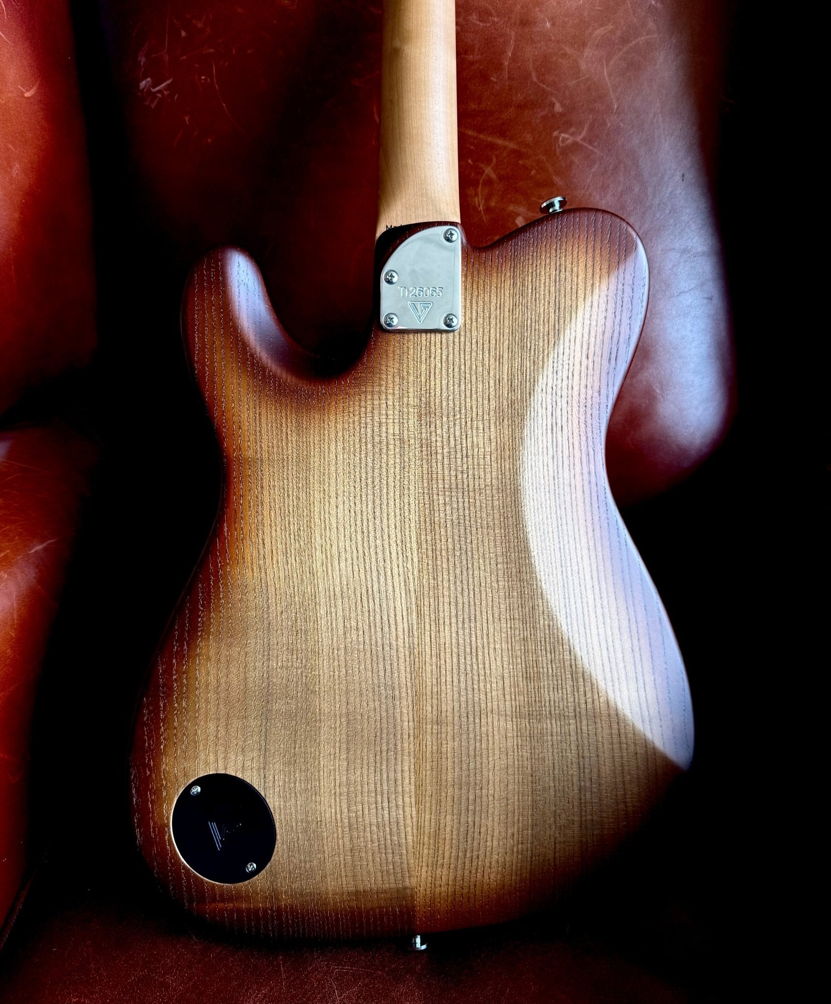 Valiant Titan SC With Stainless Steel Frets Upgrade Ebony Neck - Richards Guitars Of Stratford Upon Avon