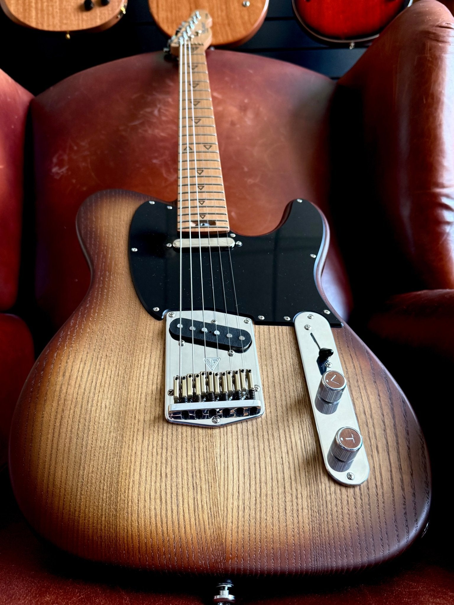 Valiant Titan SC With Stainless Steel Frets Upgrade Ebony Neck - Richards Guitars Of Stratford Upon Avon