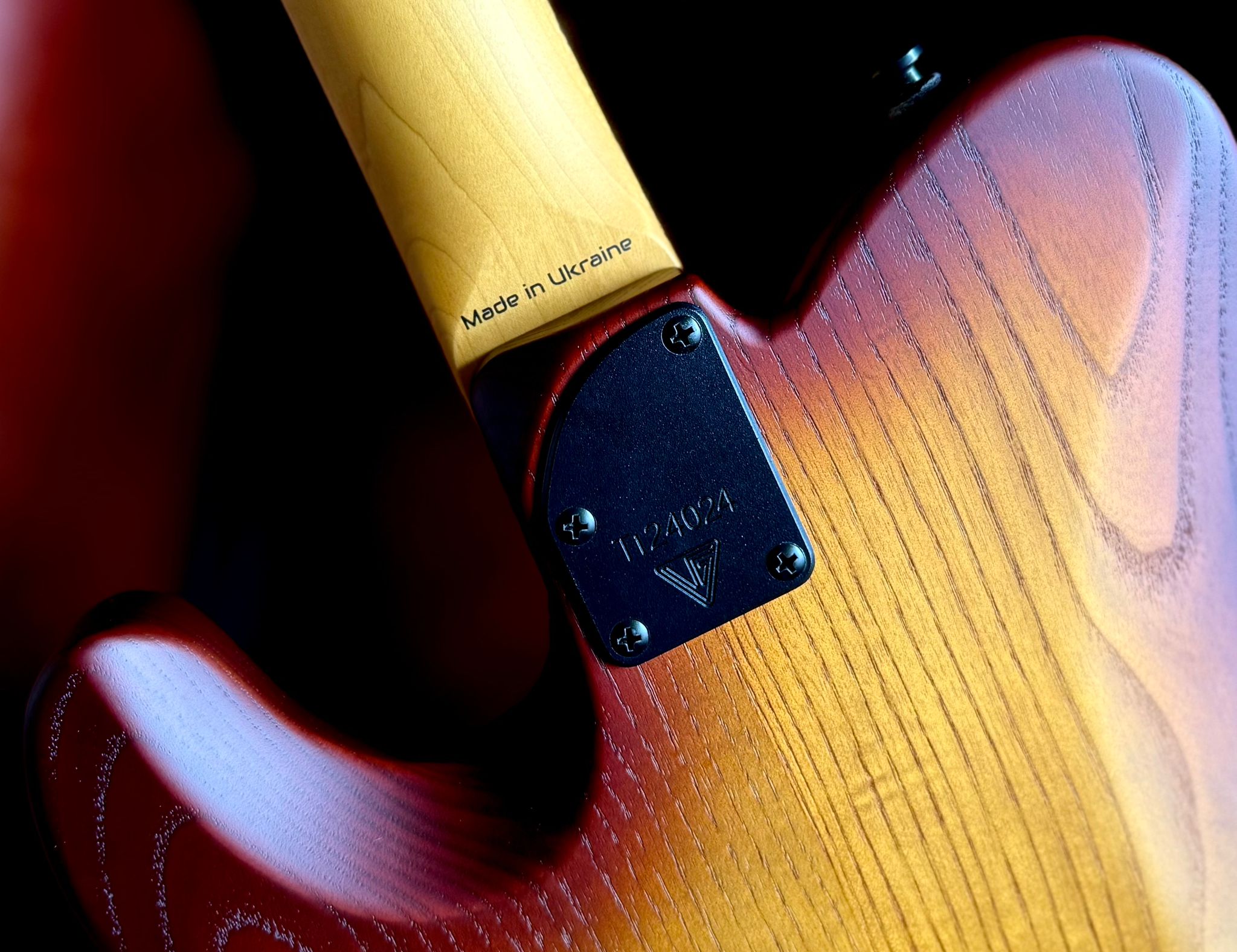 Valiant Titan Sunburst With Stainless Steel Frets Upgrade - Richards Guitars Of Stratford Upon Avon