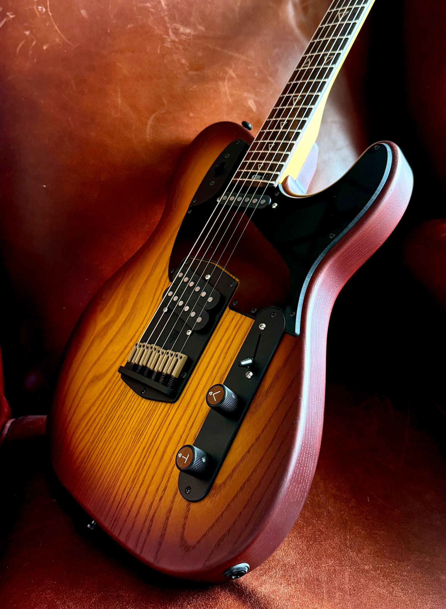 Valiant Titan Sunburst With Stainless Steel Frets Upgrade - Richards Guitars Of Stratford Upon Avon