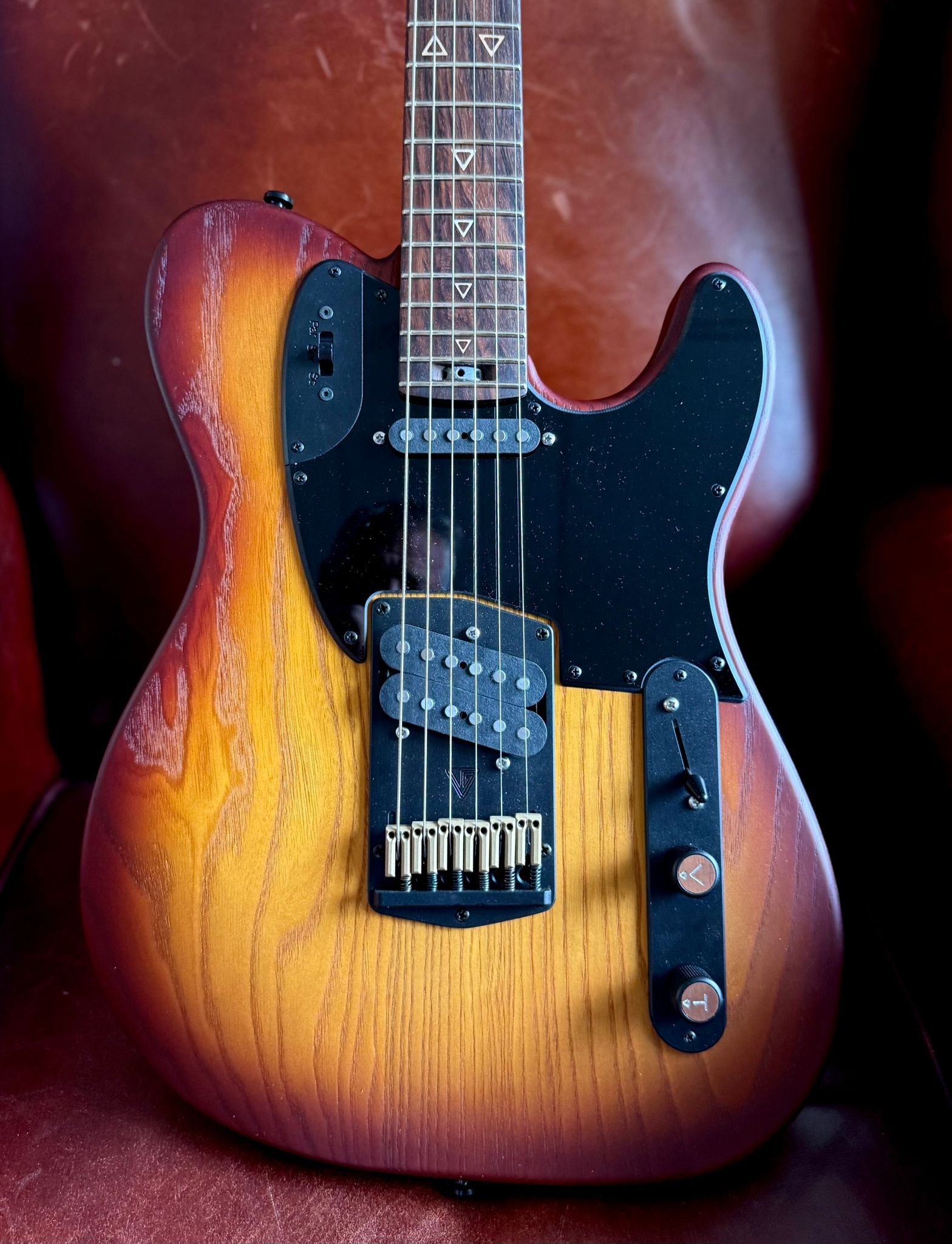 Valiant Titan Sunburst With Stainless Steel Frets Upgrade - Richards Guitars Of Stratford Upon Avon