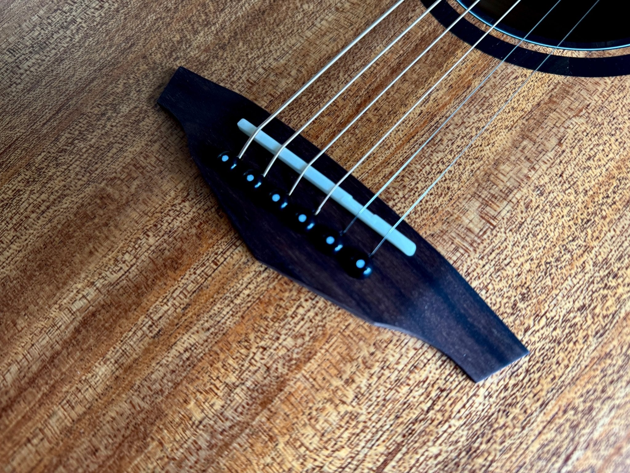 Veelah V1 GAC M Solid Top Mahogany Acoustic Guitar w/ Gig Bag - Richards Guitars Of Stratford Upon Avon