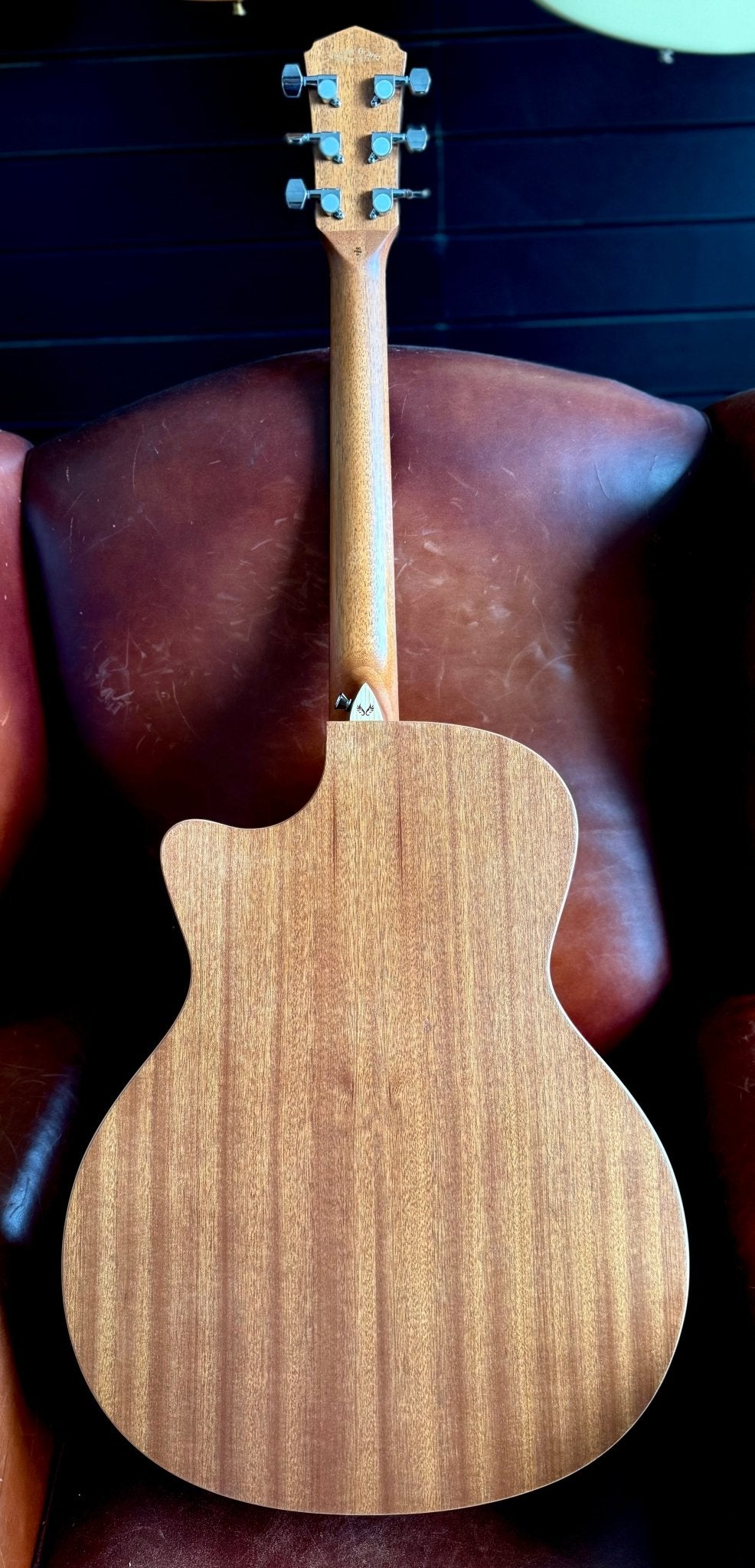 Veelah V1 GAC M Solid Top Mahogany Acoustic Guitar w/ Gig Bag - Richards Guitars Of Stratford Upon Avon