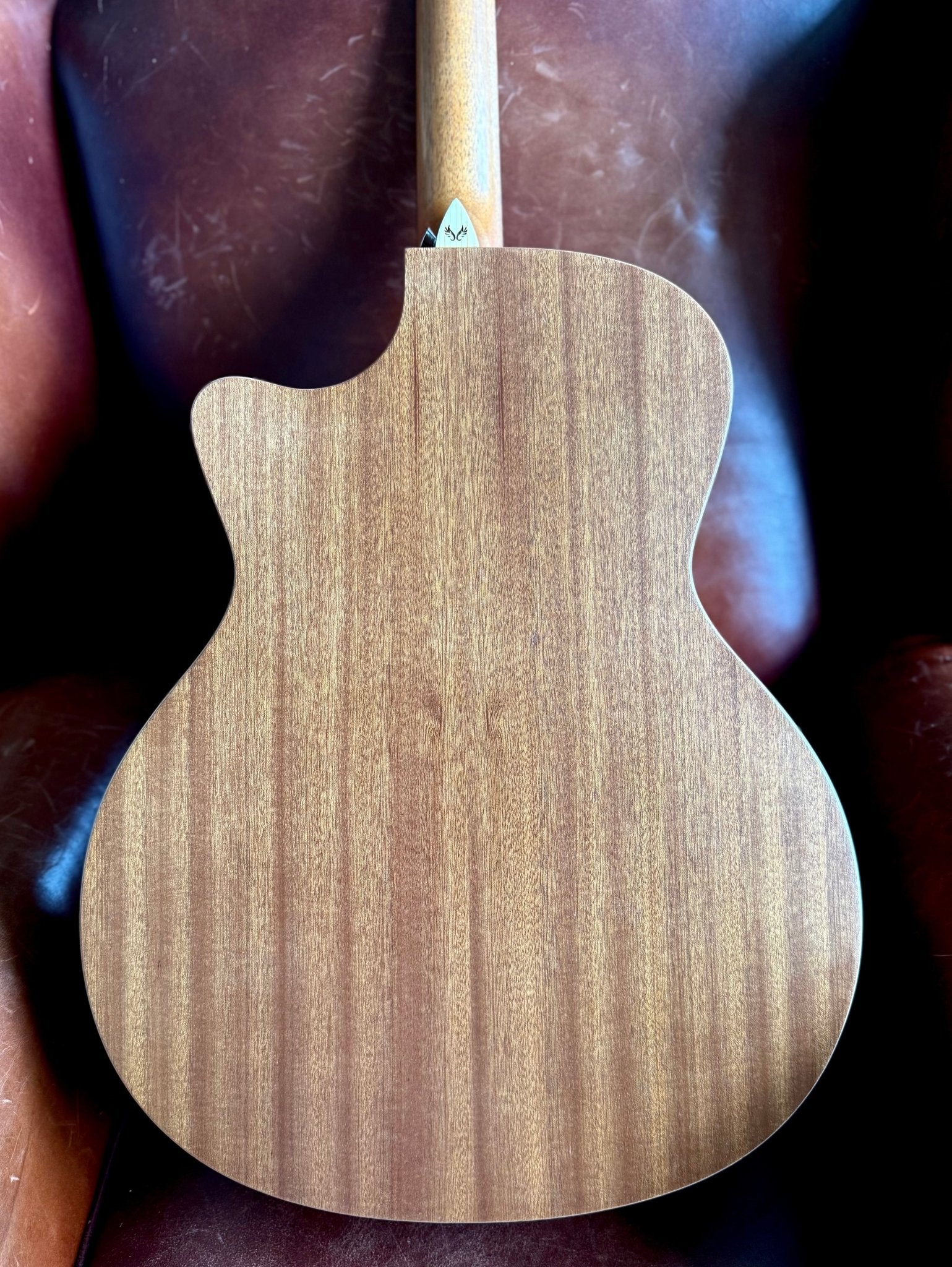 Veelah V1 GAC M Solid Top Mahogany Acoustic Guitar w/ Gig Bag - Richards Guitars Of Stratford Upon Avon