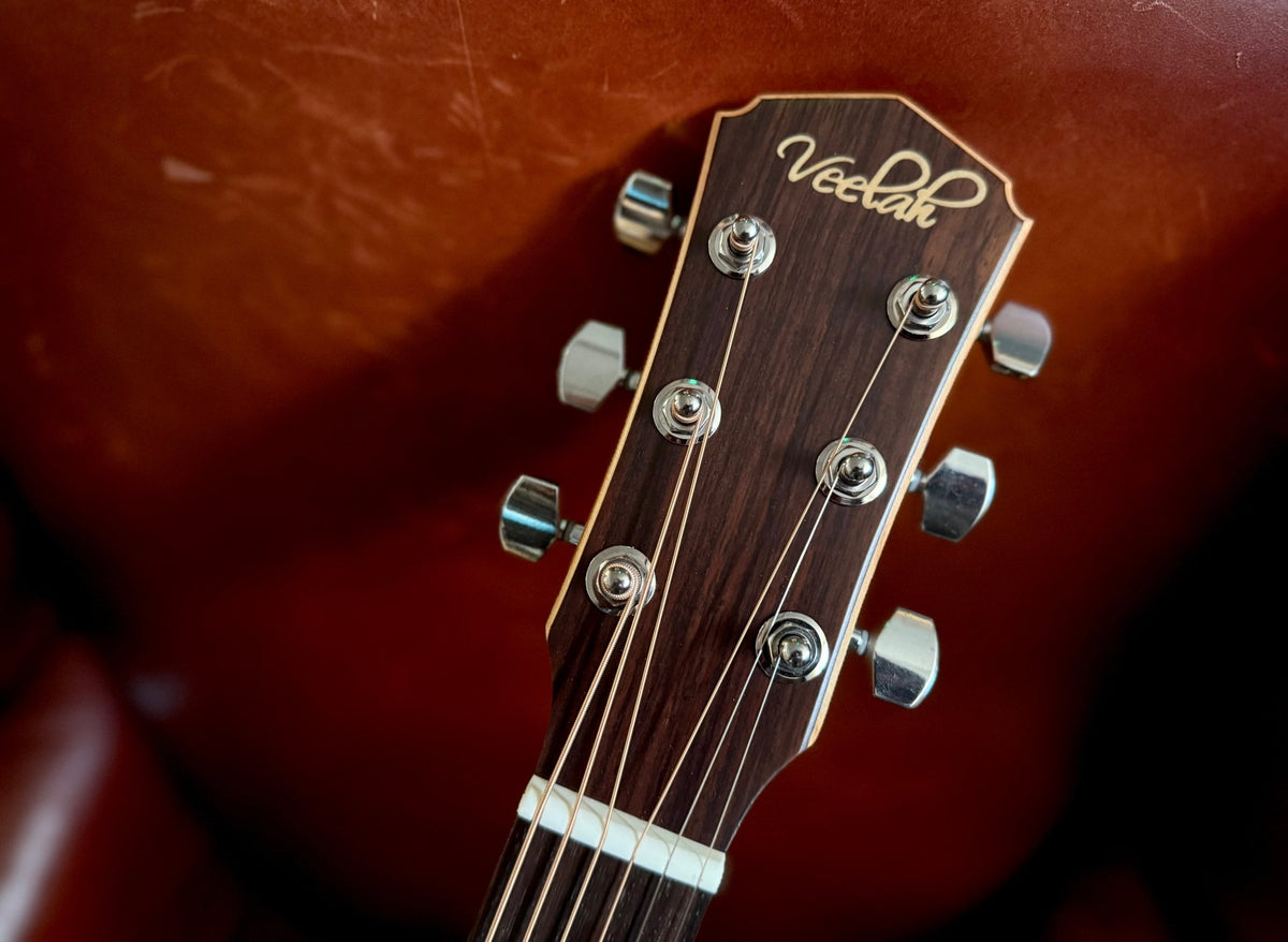 Veelah V1 GAC Solid Top Spruce Acoustic Guitar w/ Gig Bag - Richards Guitars Of Stratford Upon Avon