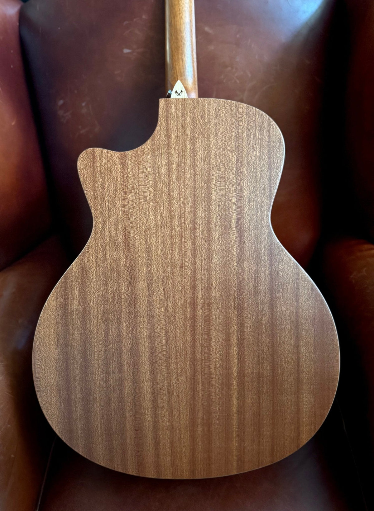 Veelah V1 GAC Solid Top Spruce Acoustic Guitar w/ Gig Bag - Richards Guitars Of Stratford Upon Avon